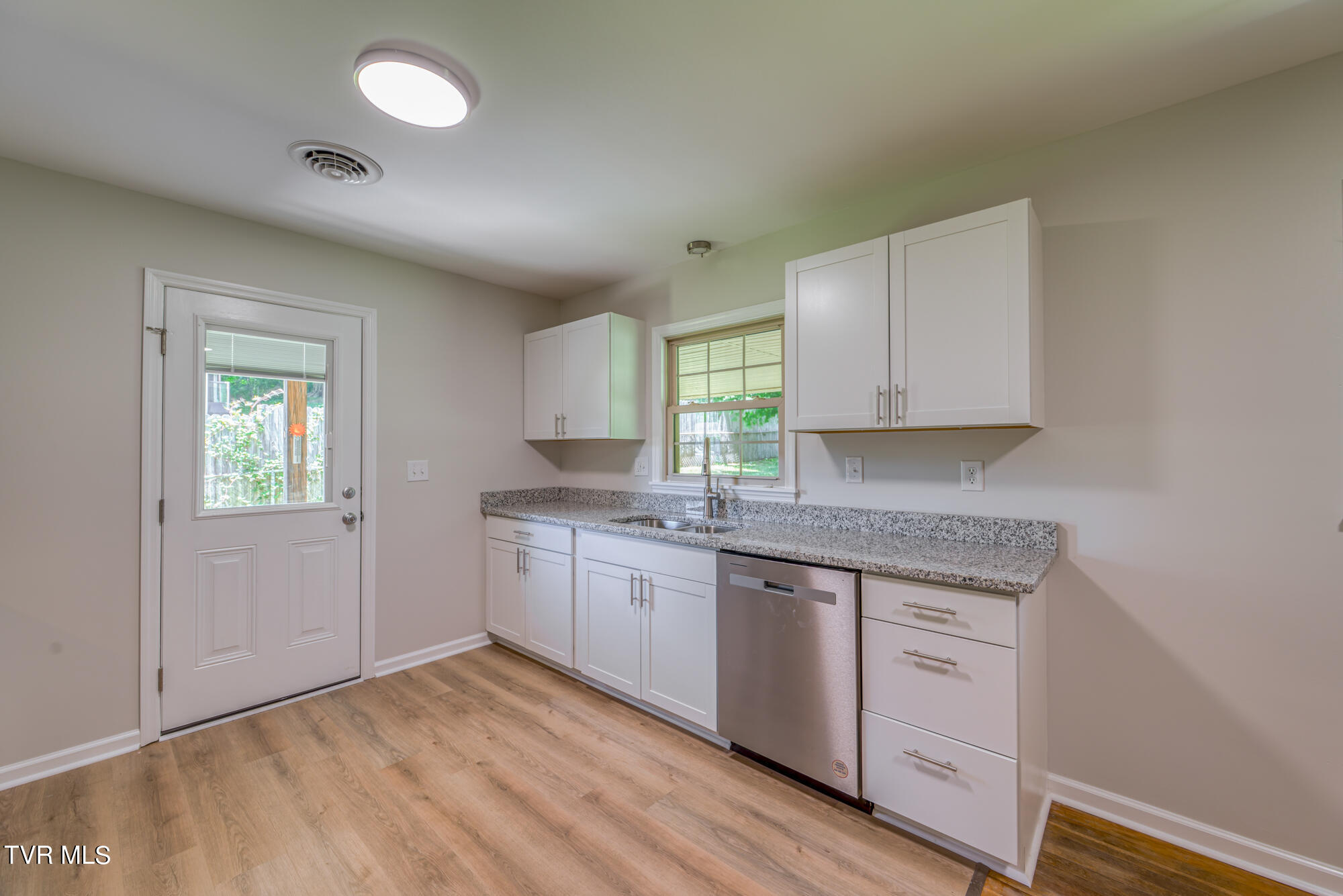 100 Broad View Circle