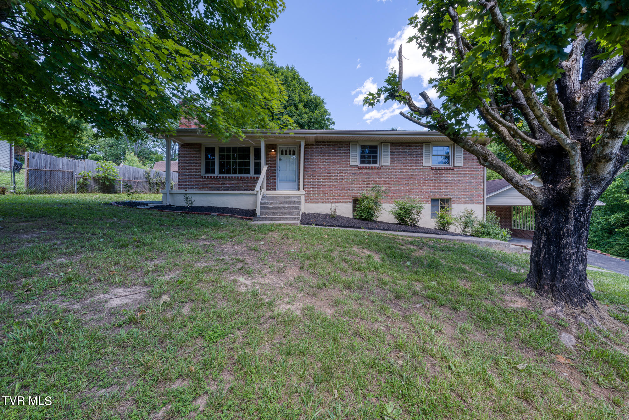 100 Broad View Circle