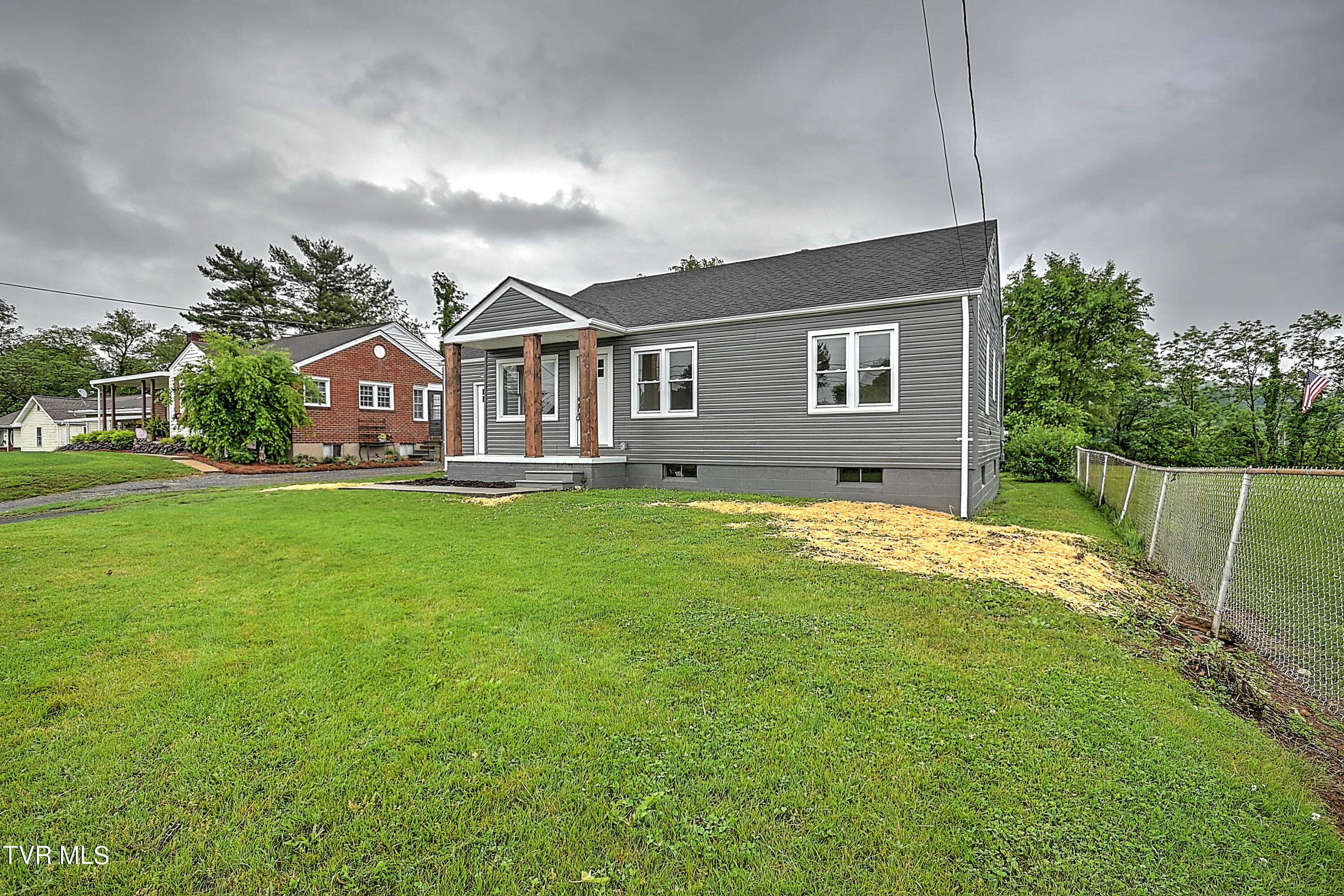 1817 Fort Robinson Drive