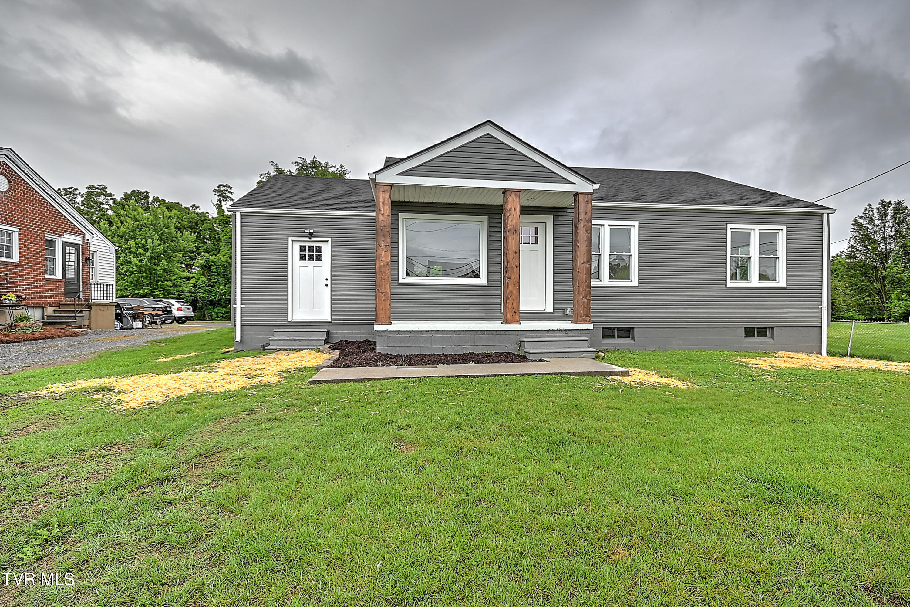 1817 Fort Robinson Drive