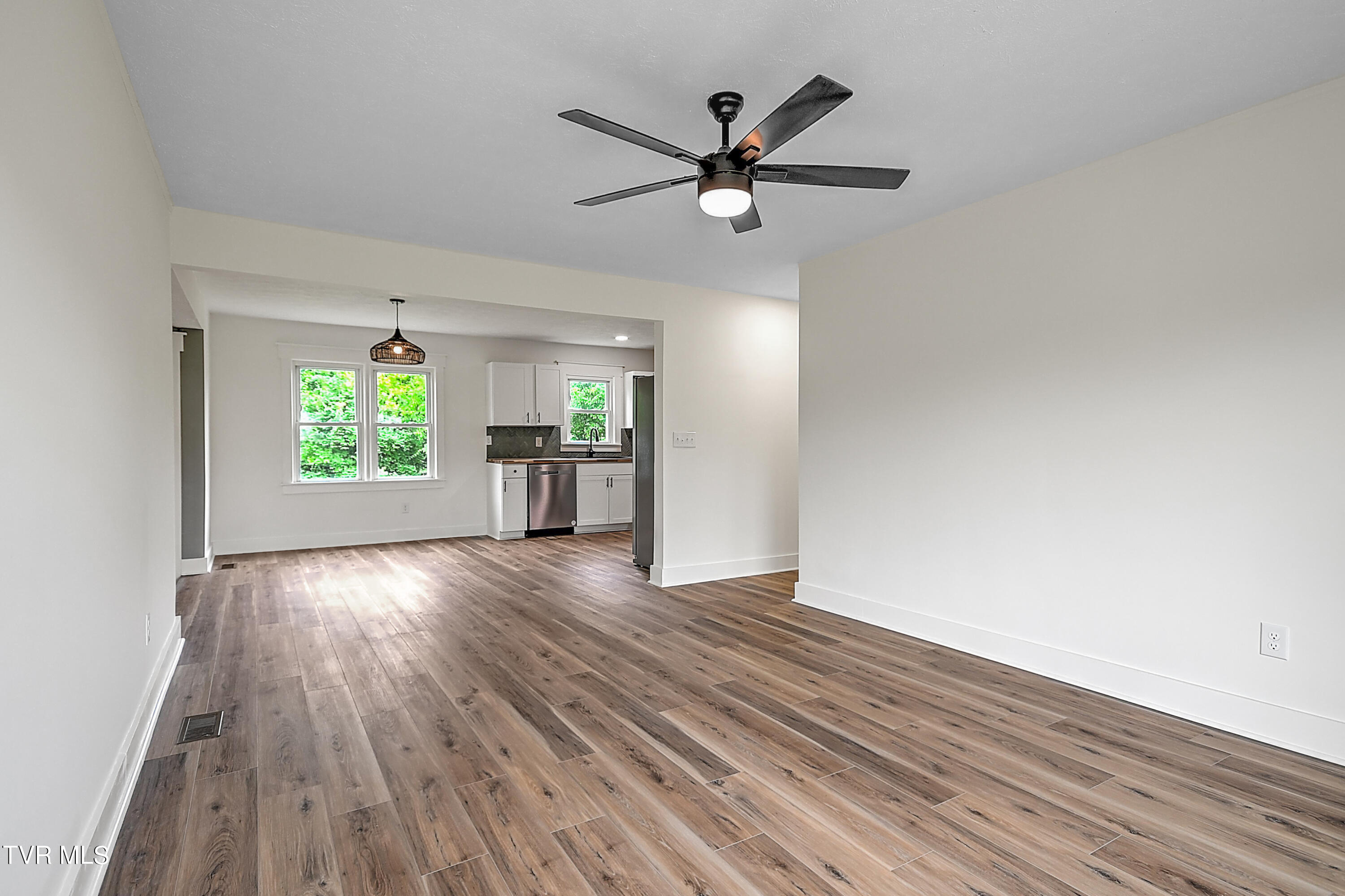 1817 Fort Robinson Drive