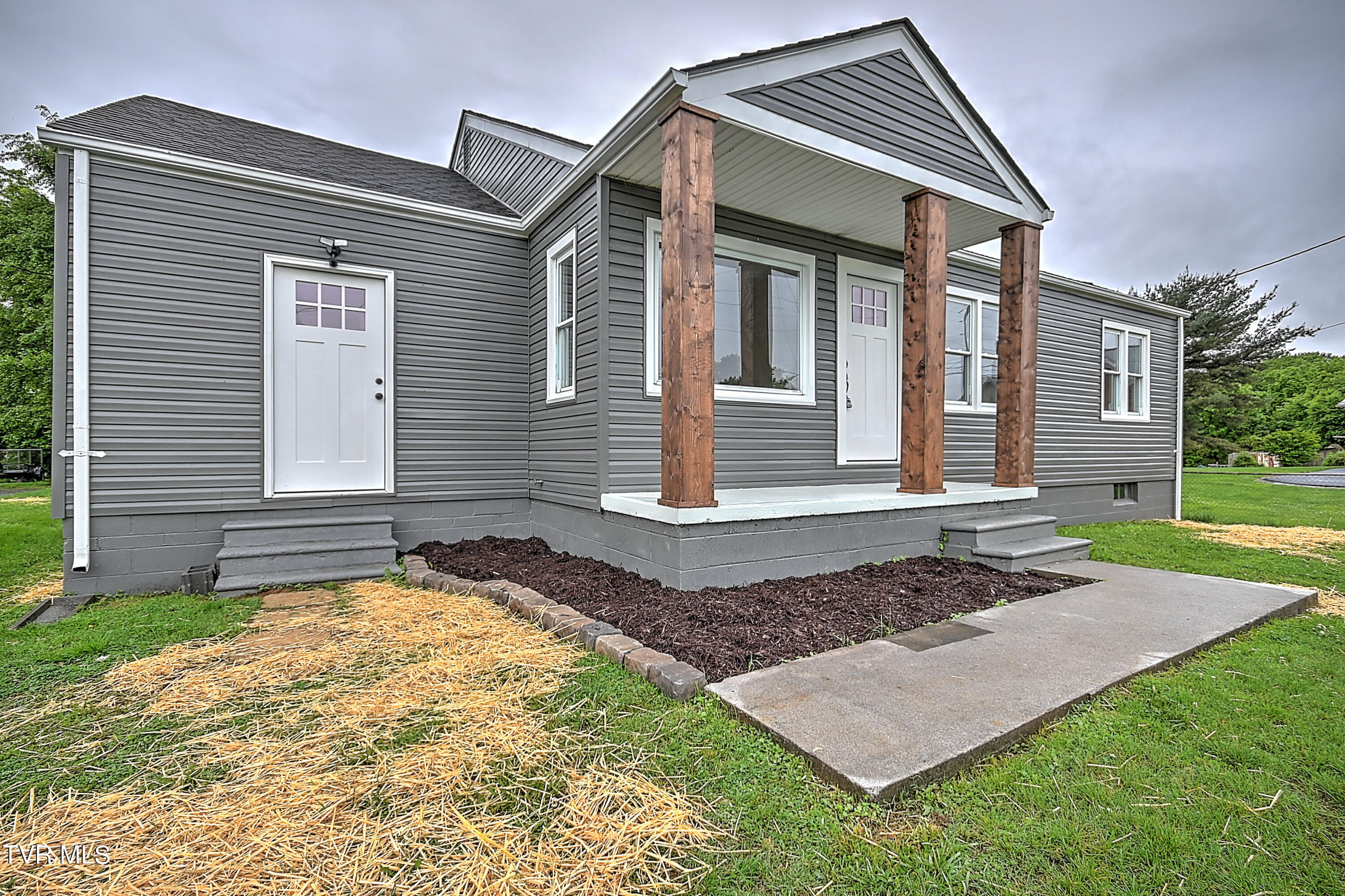 1817 Fort Robinson Drive