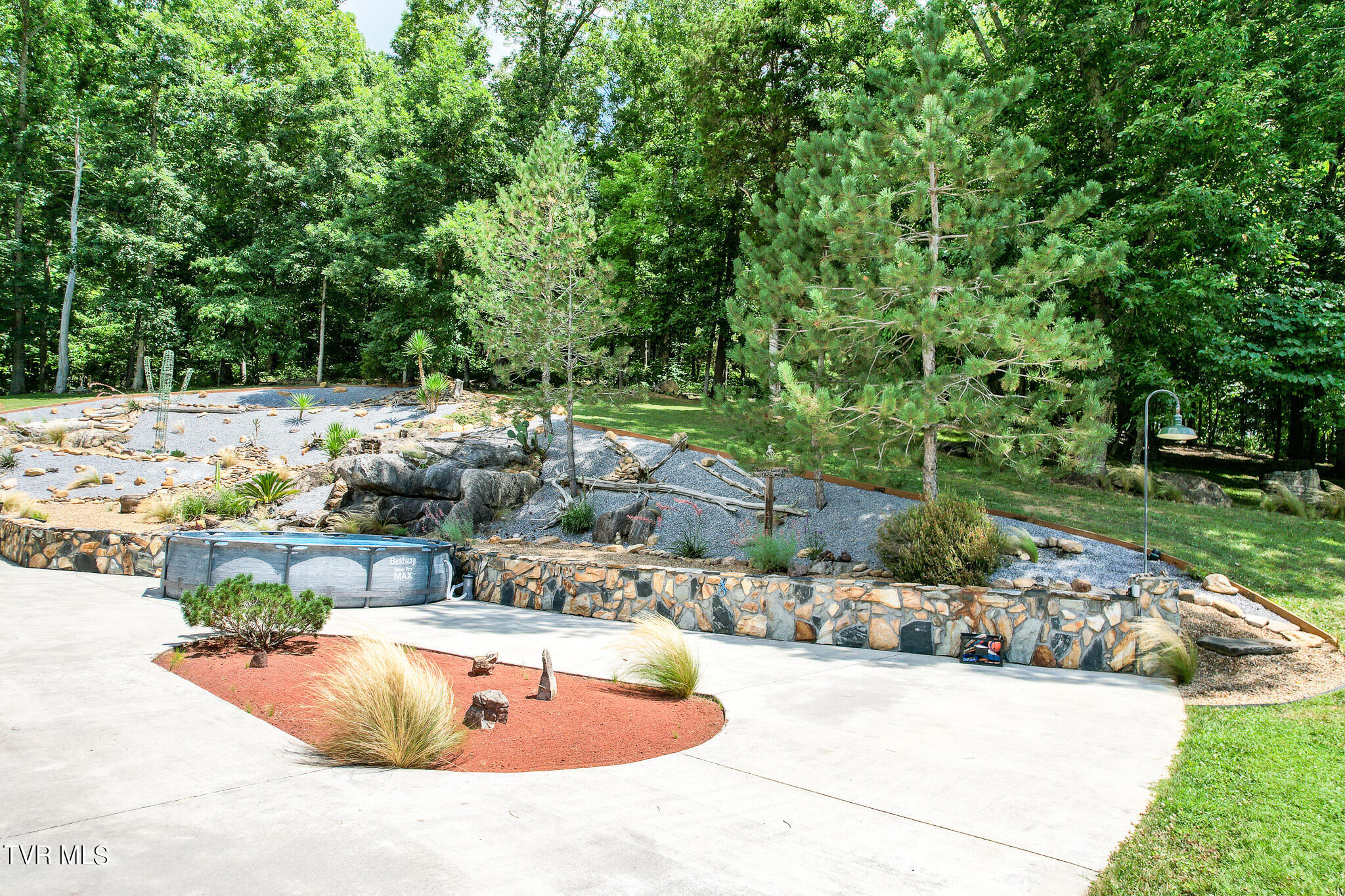 2044 Pigeon Creek Road