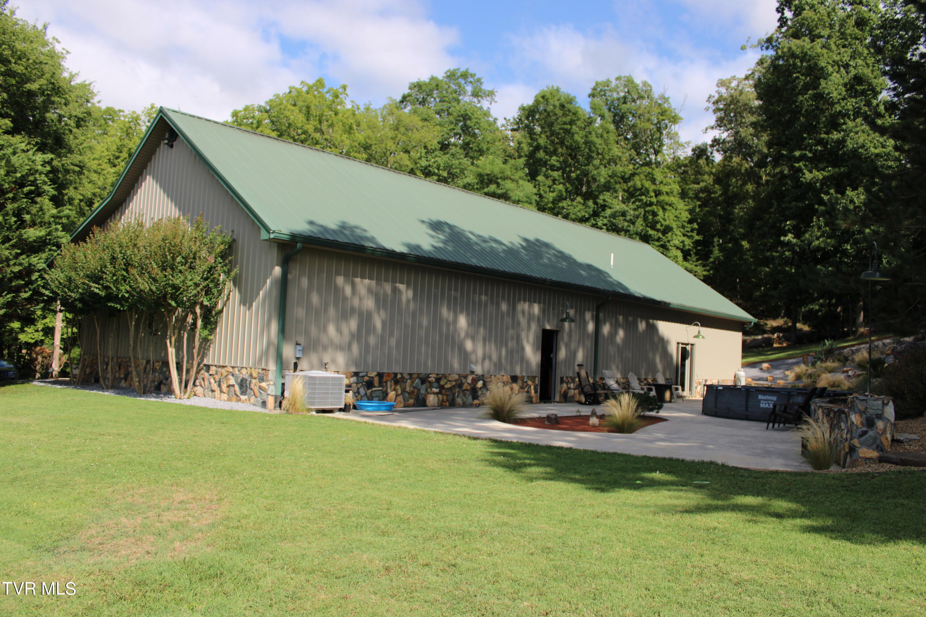 2044 Pigeon Creek Road