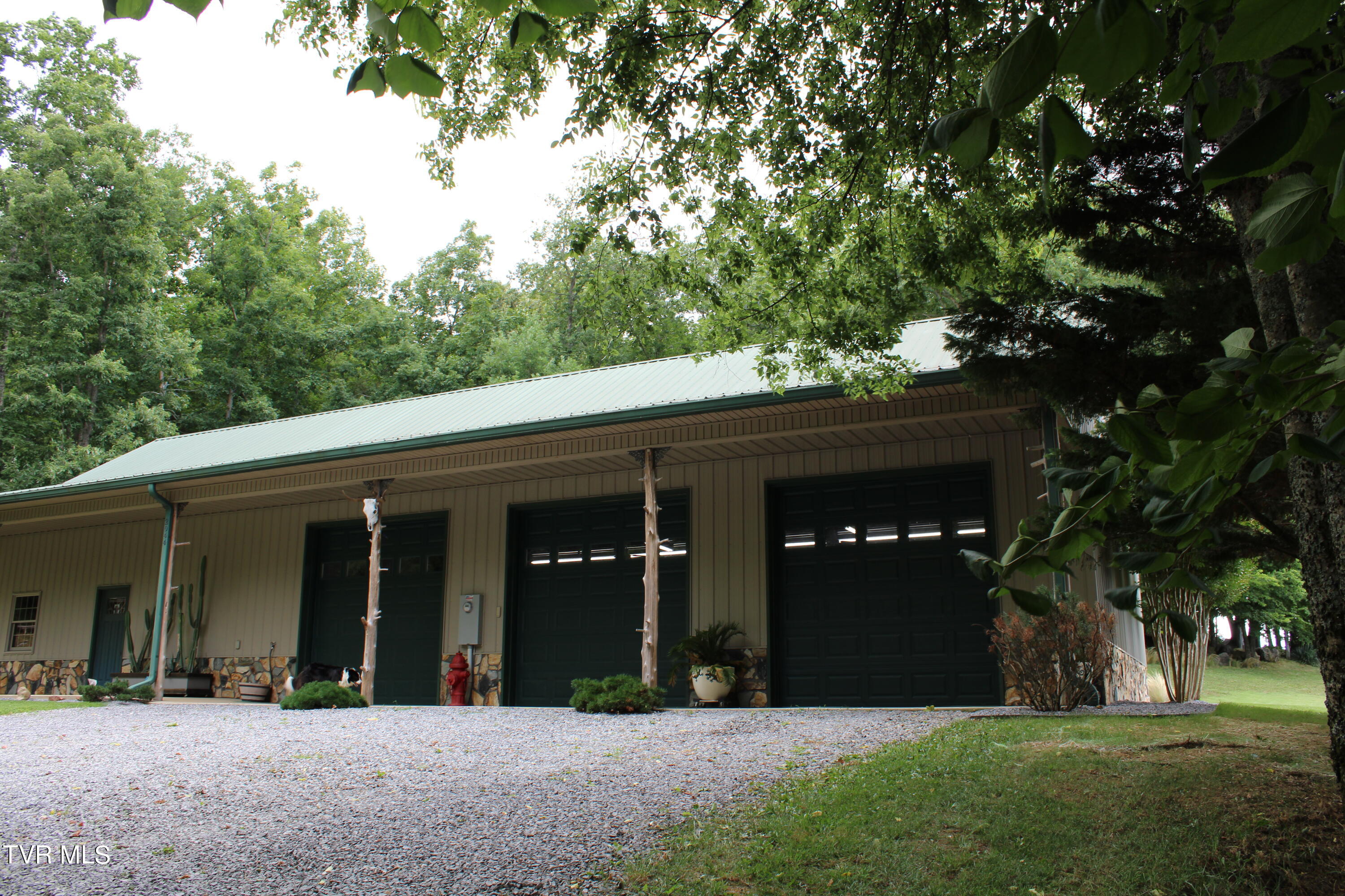 2044 Pigeon Creek Road