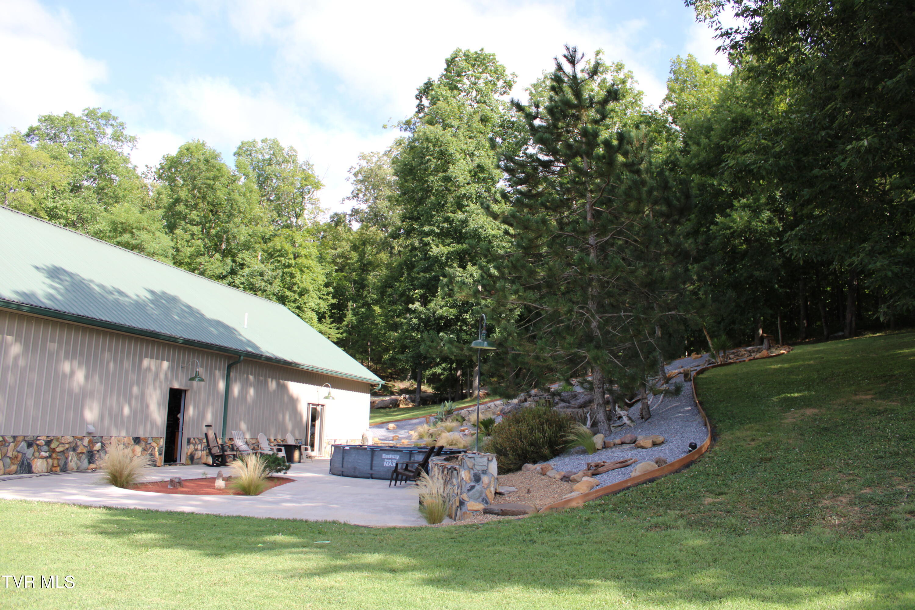 2044 Pigeon Creek Road