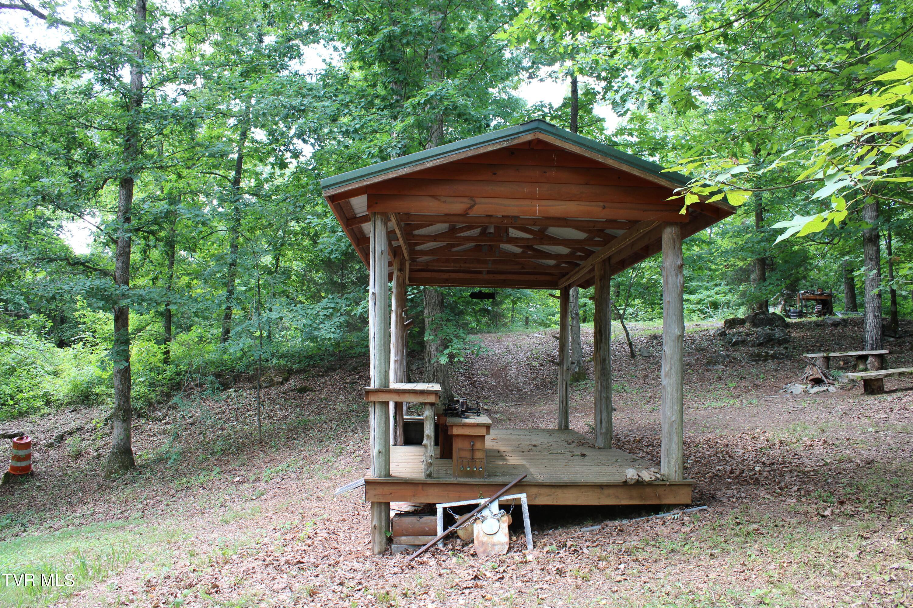 2044 Pigeon Creek Road