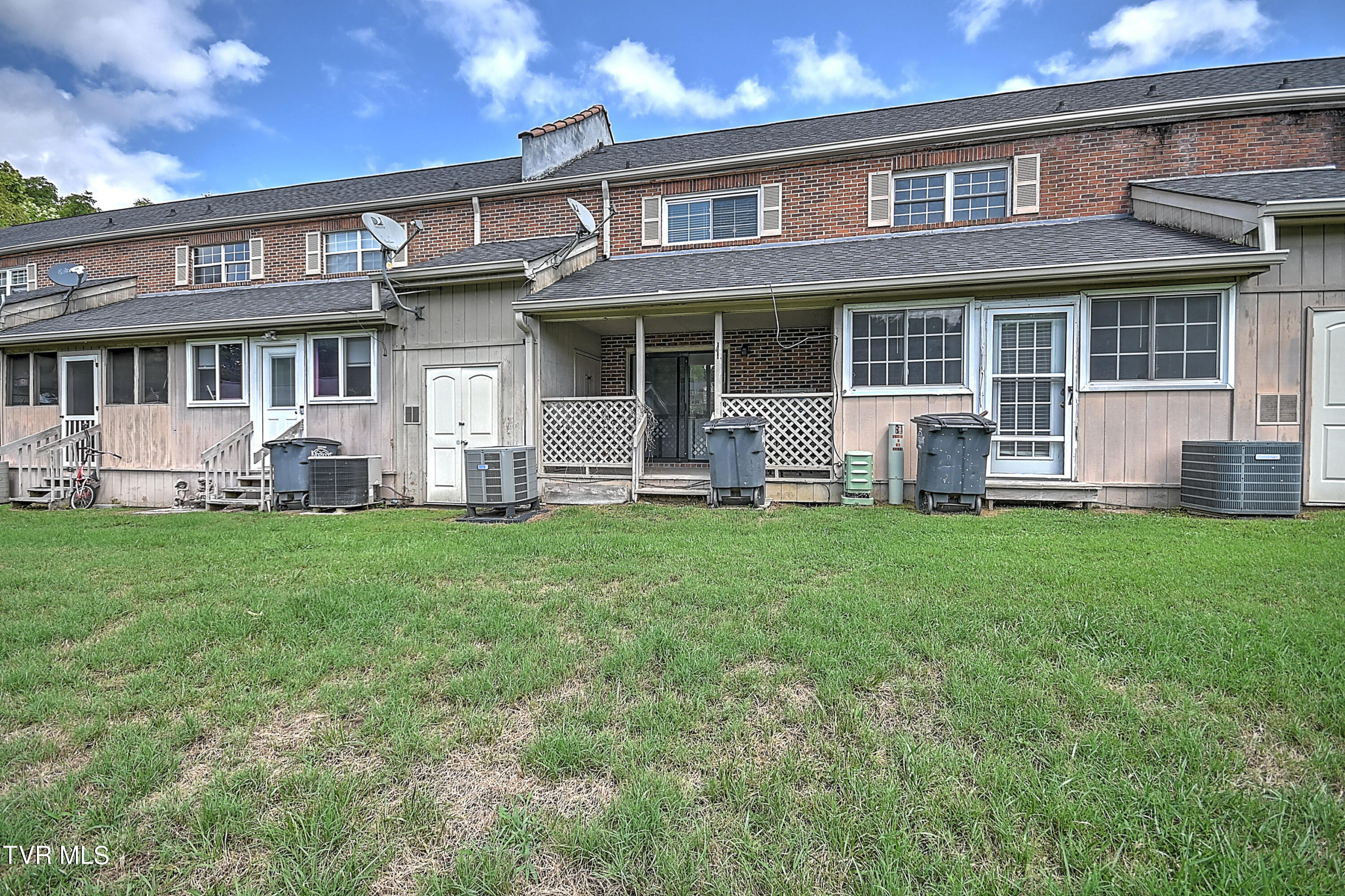 405 Eastley Court, E-5