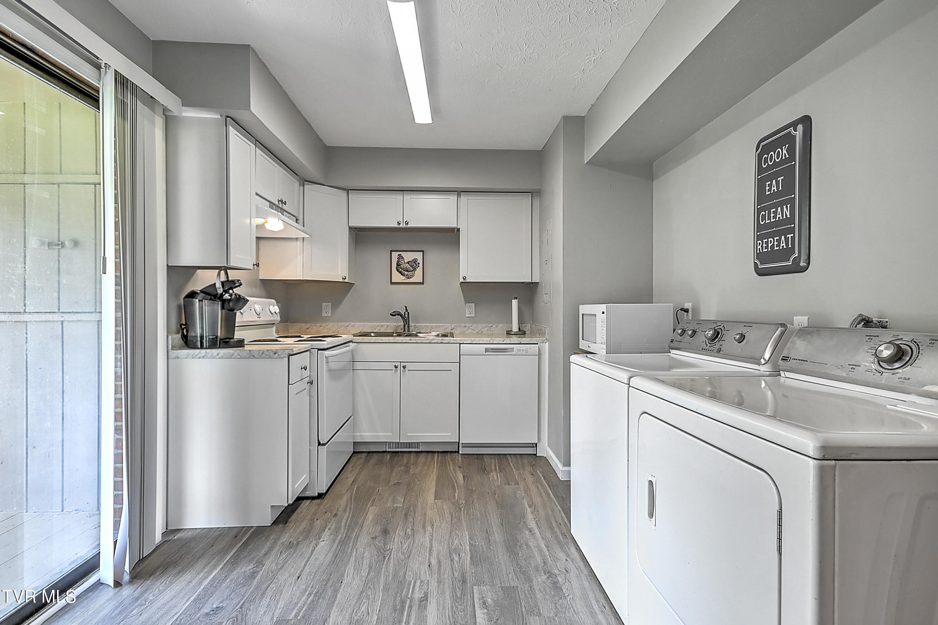 405 Eastley Court, E-5
