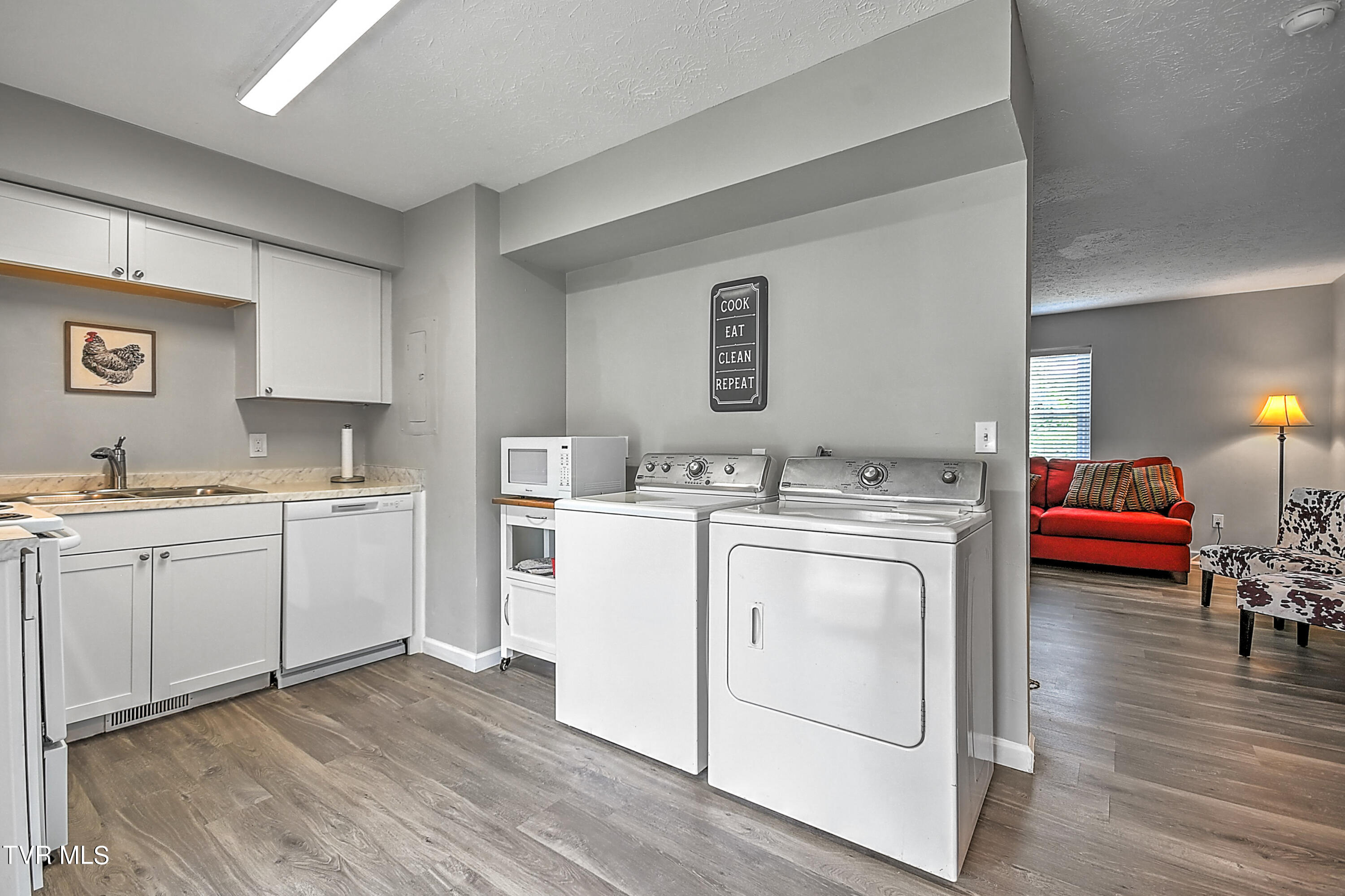 405 Eastley Court, E-5