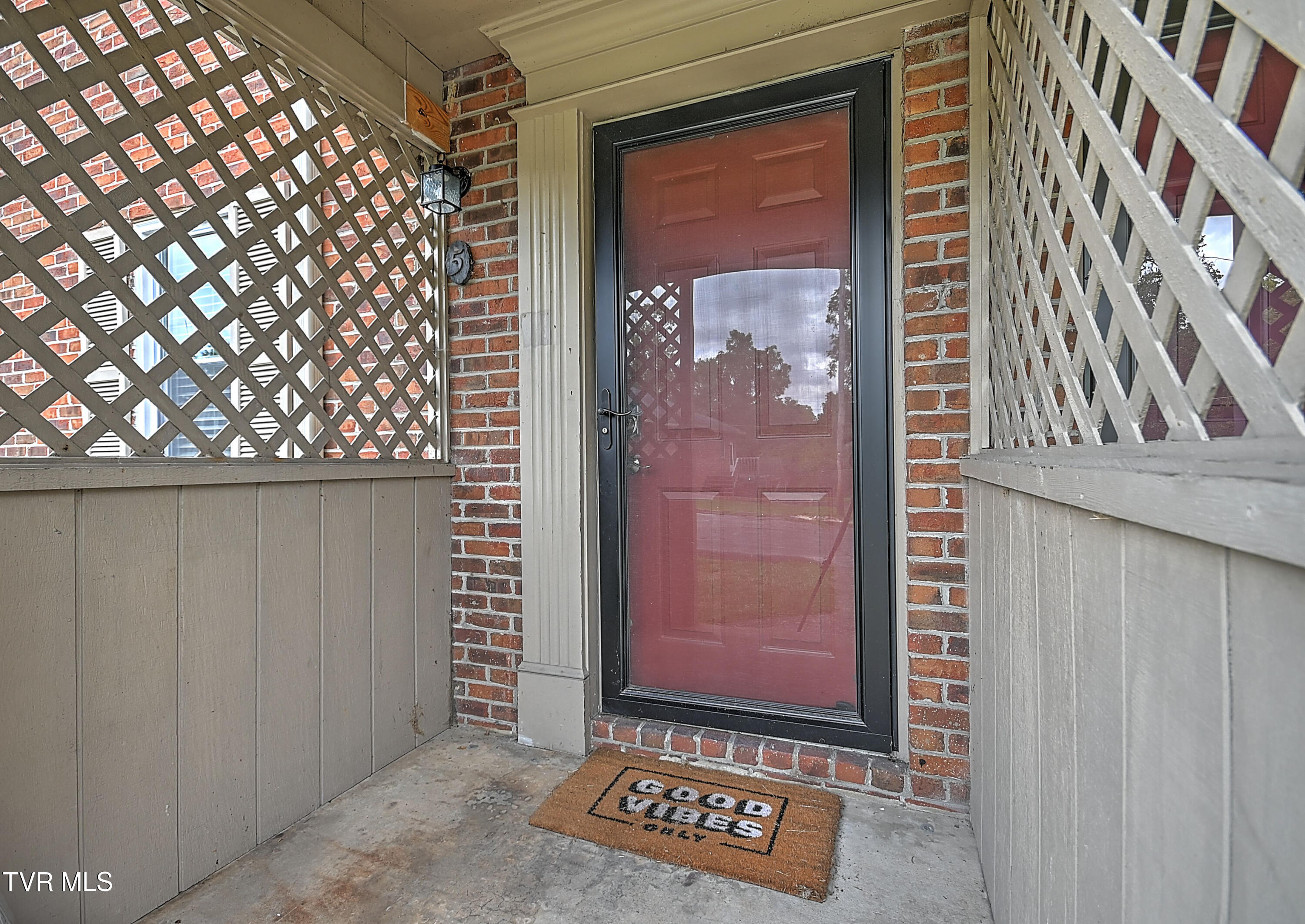 405 Eastley Court, E-5