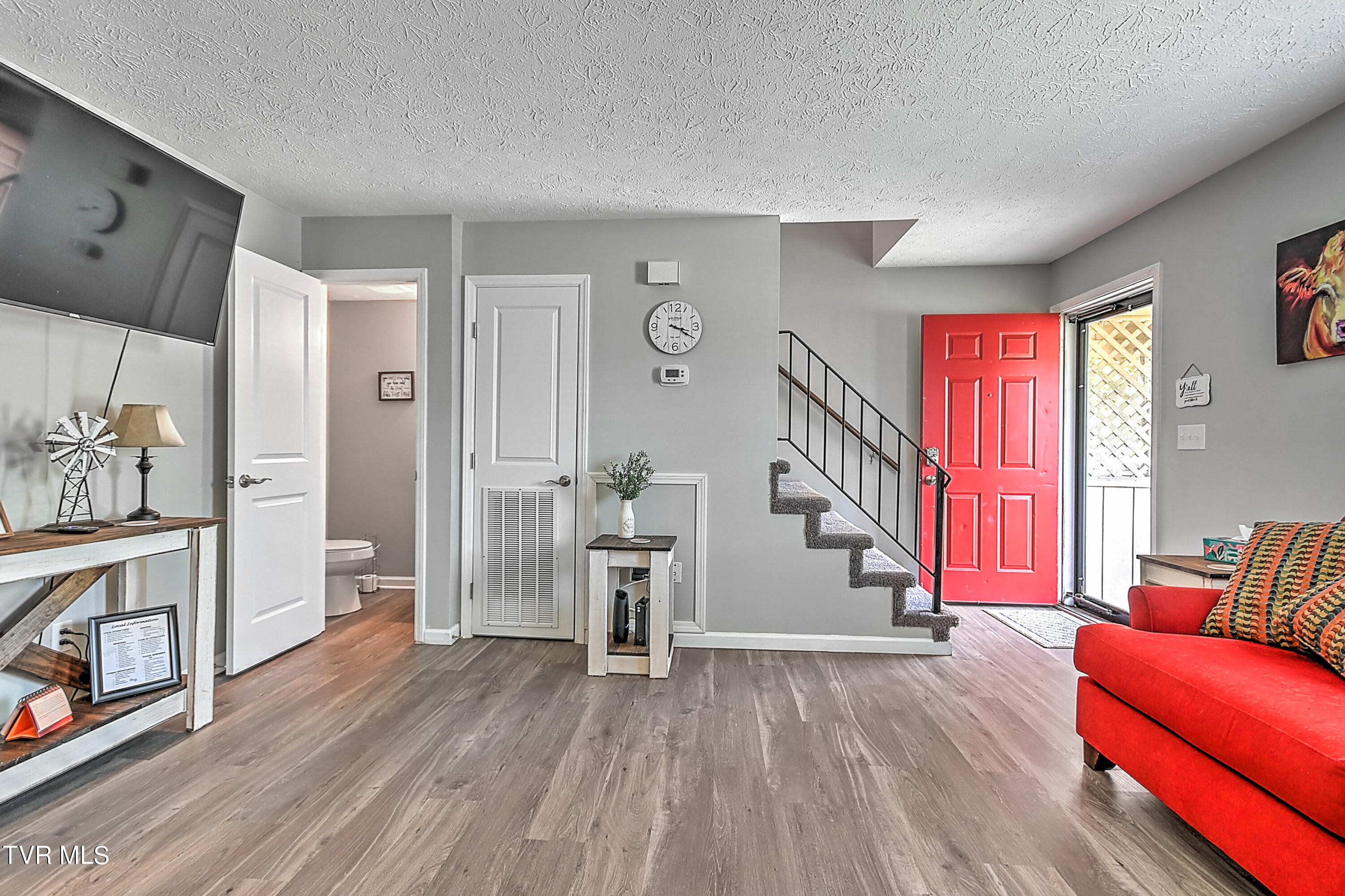 405 Eastley Court, E-5