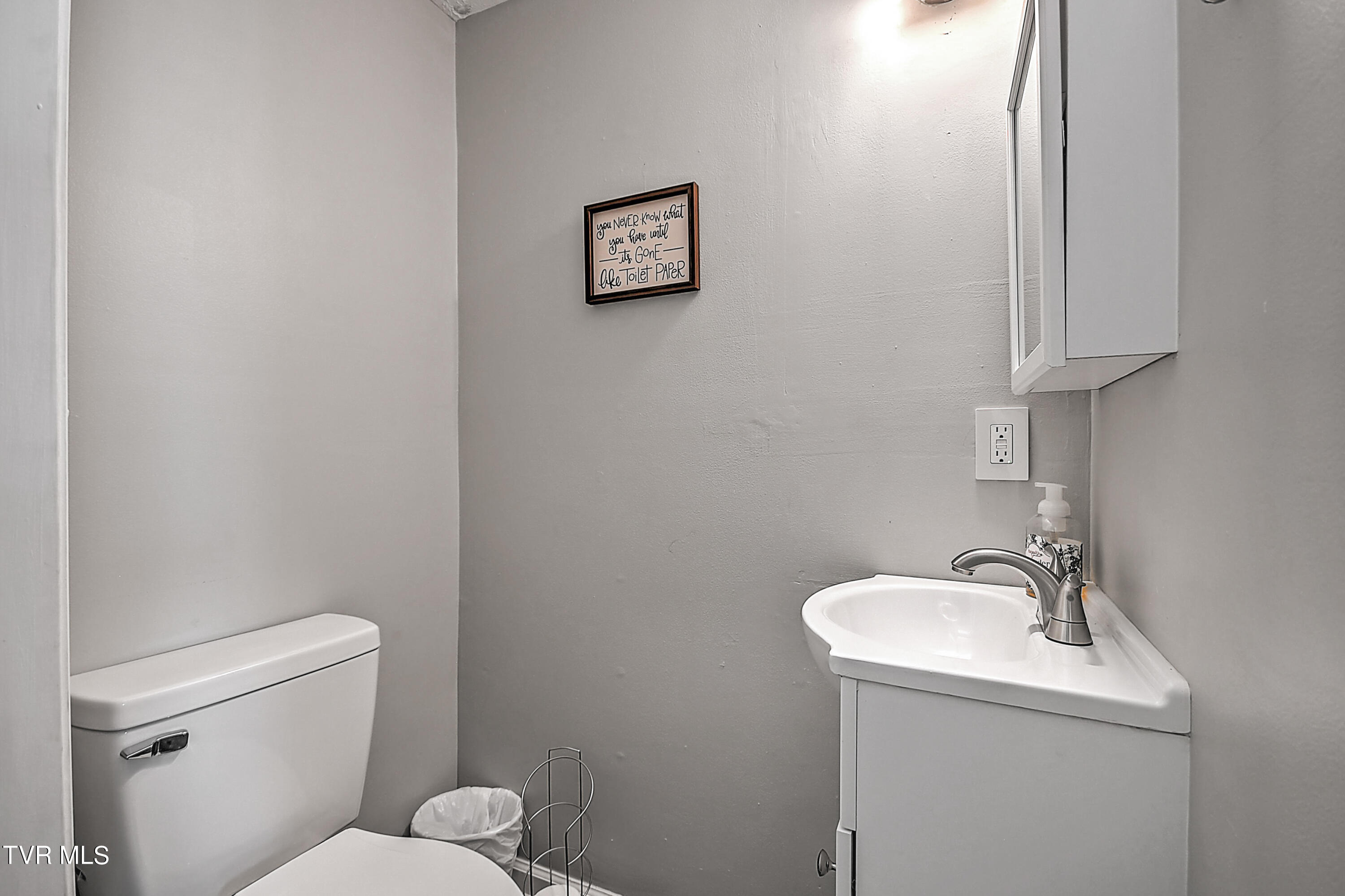 405 Eastley Court, E-5