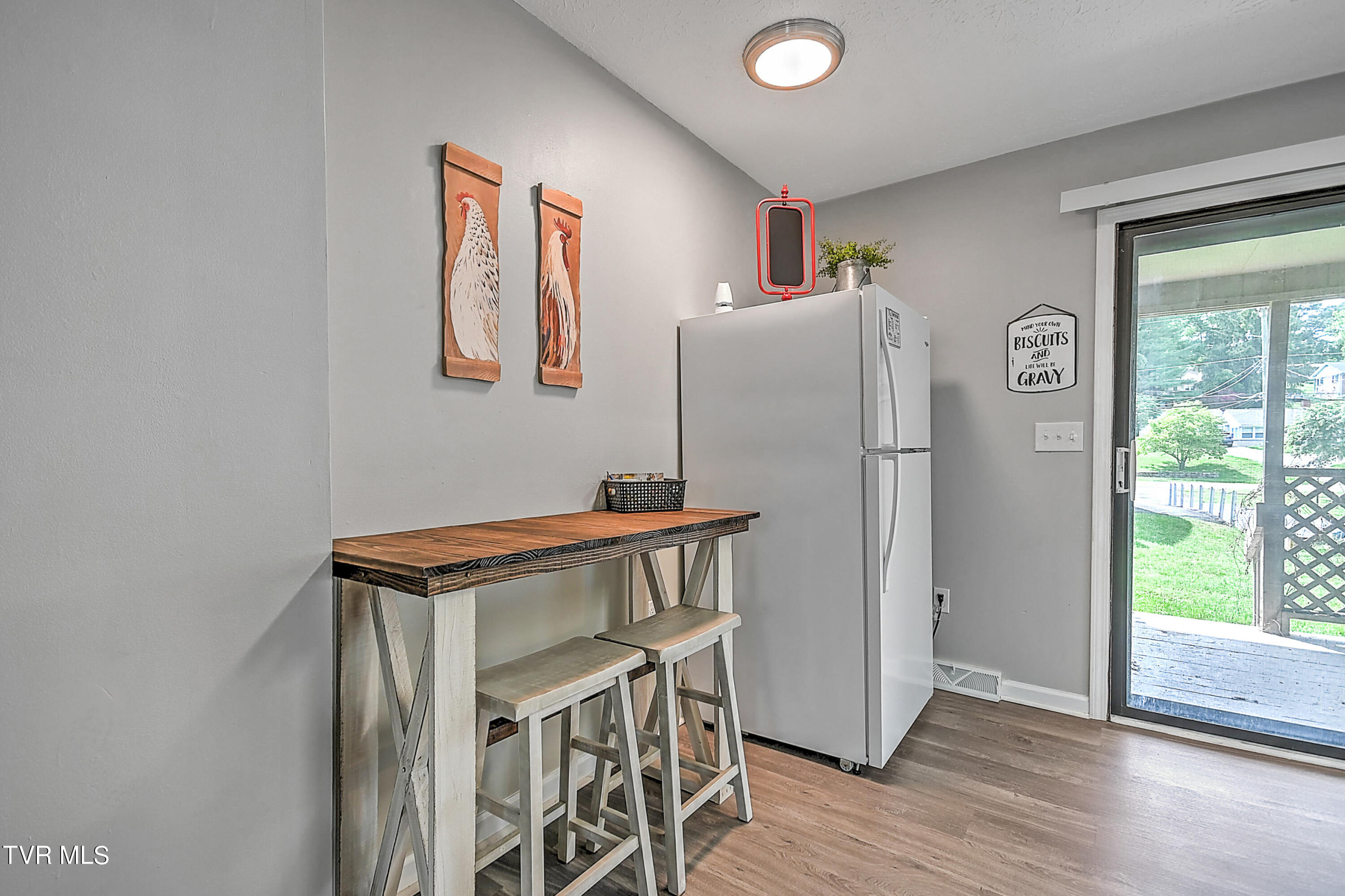 405 Eastley Court, E-5