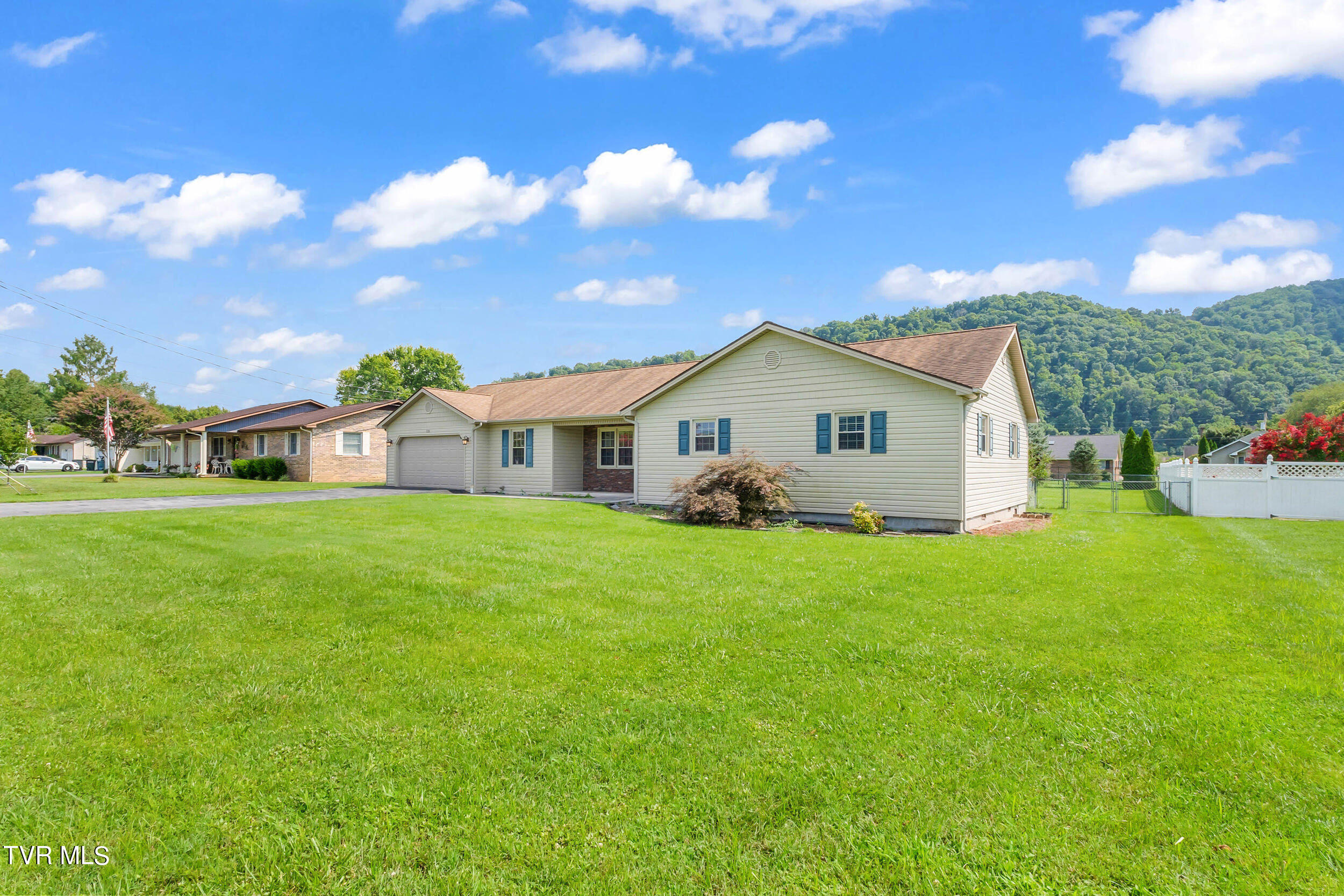 121 Thomas Lincoln Place Place