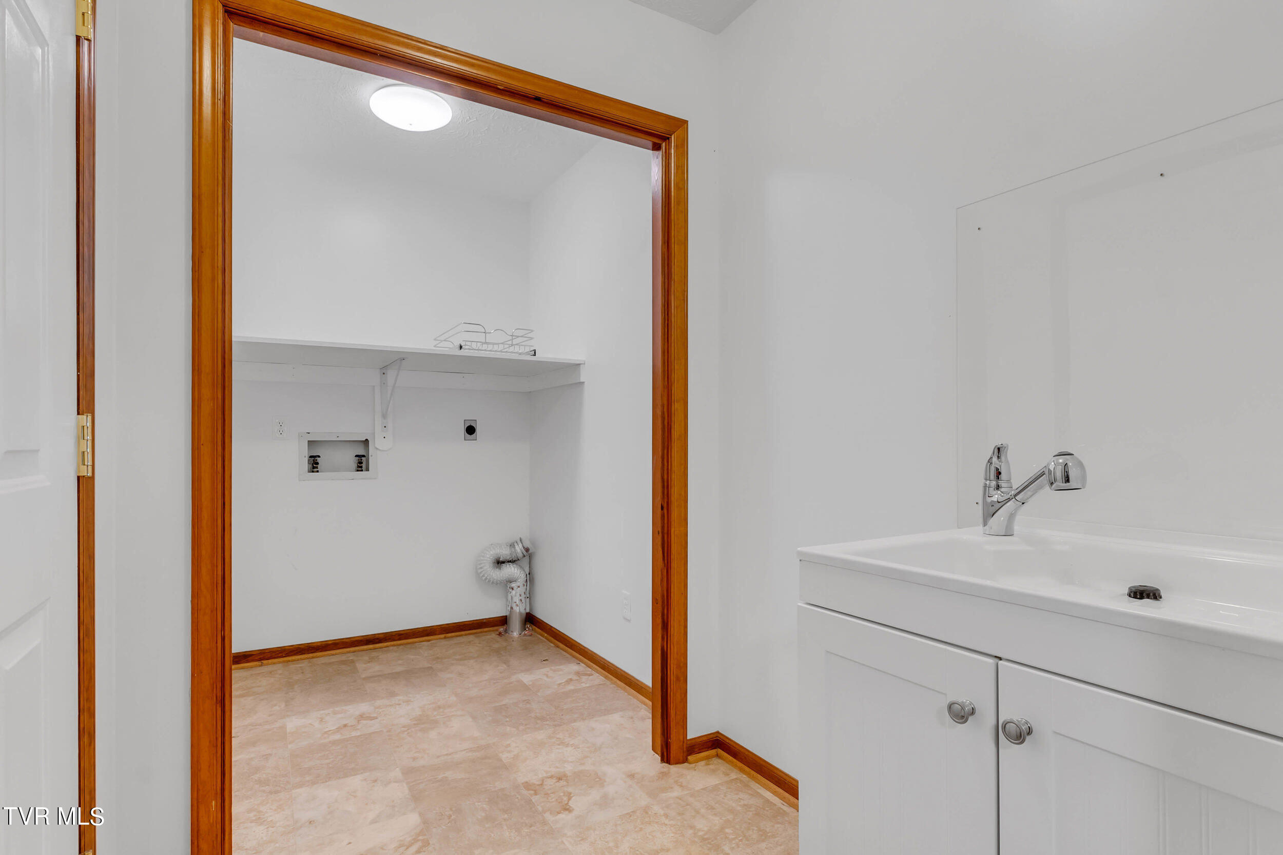 121 Thomas Lincoln Place Place