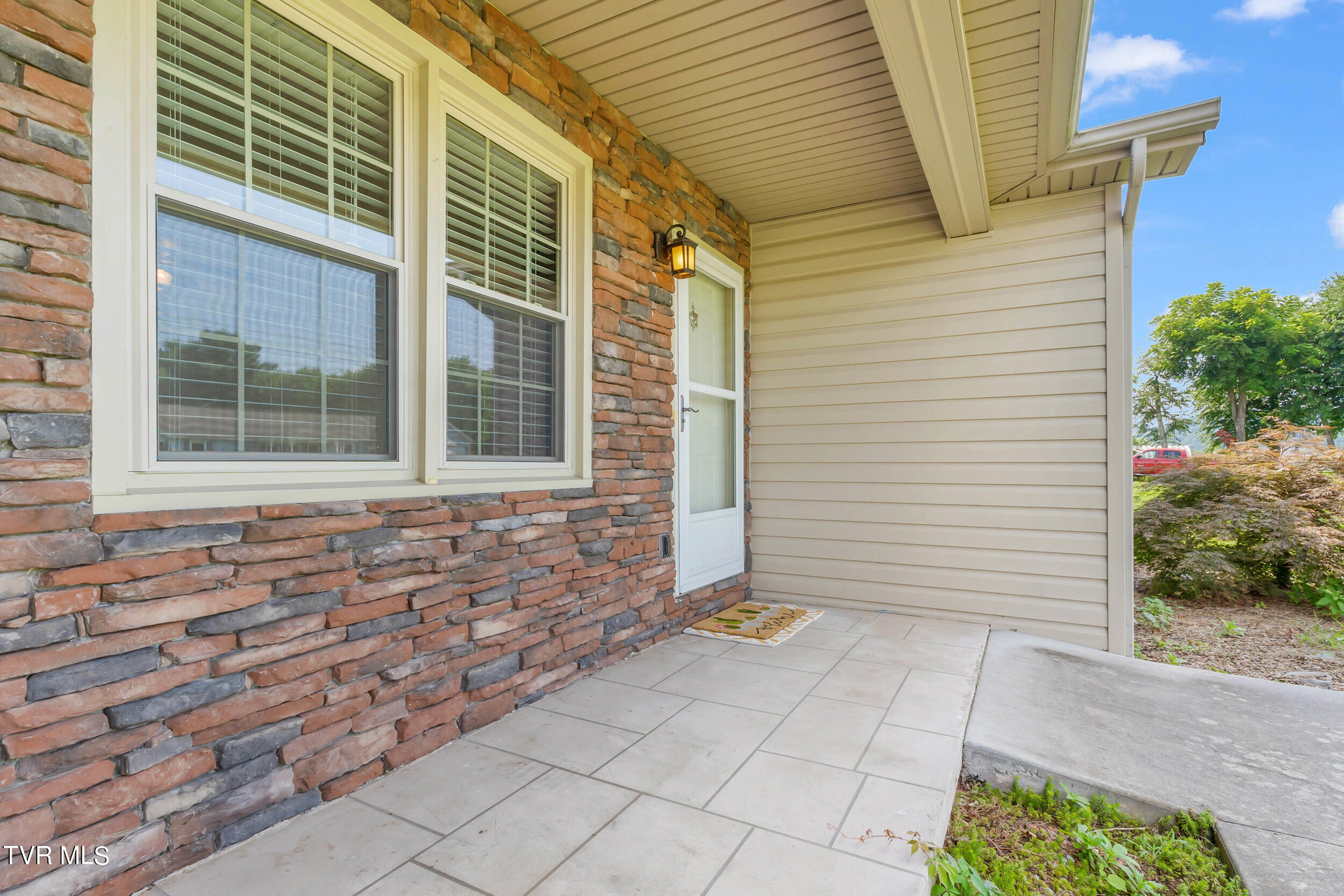 121 Thomas Lincoln Place Place