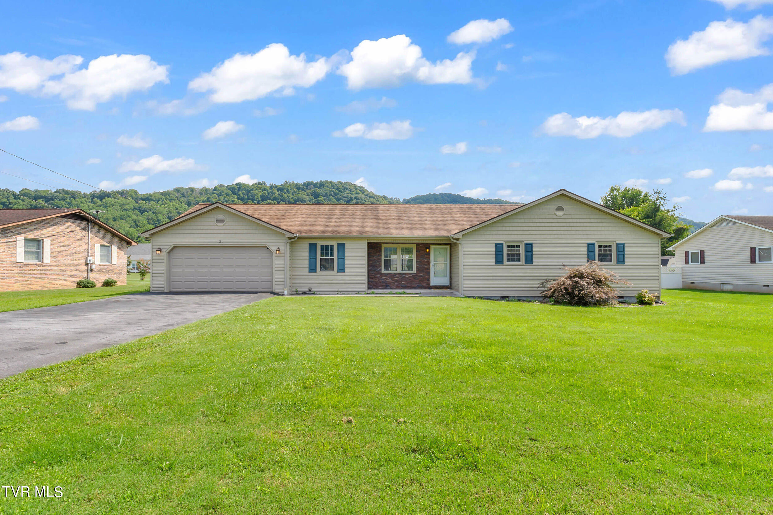 121 Thomas Lincoln Place Place