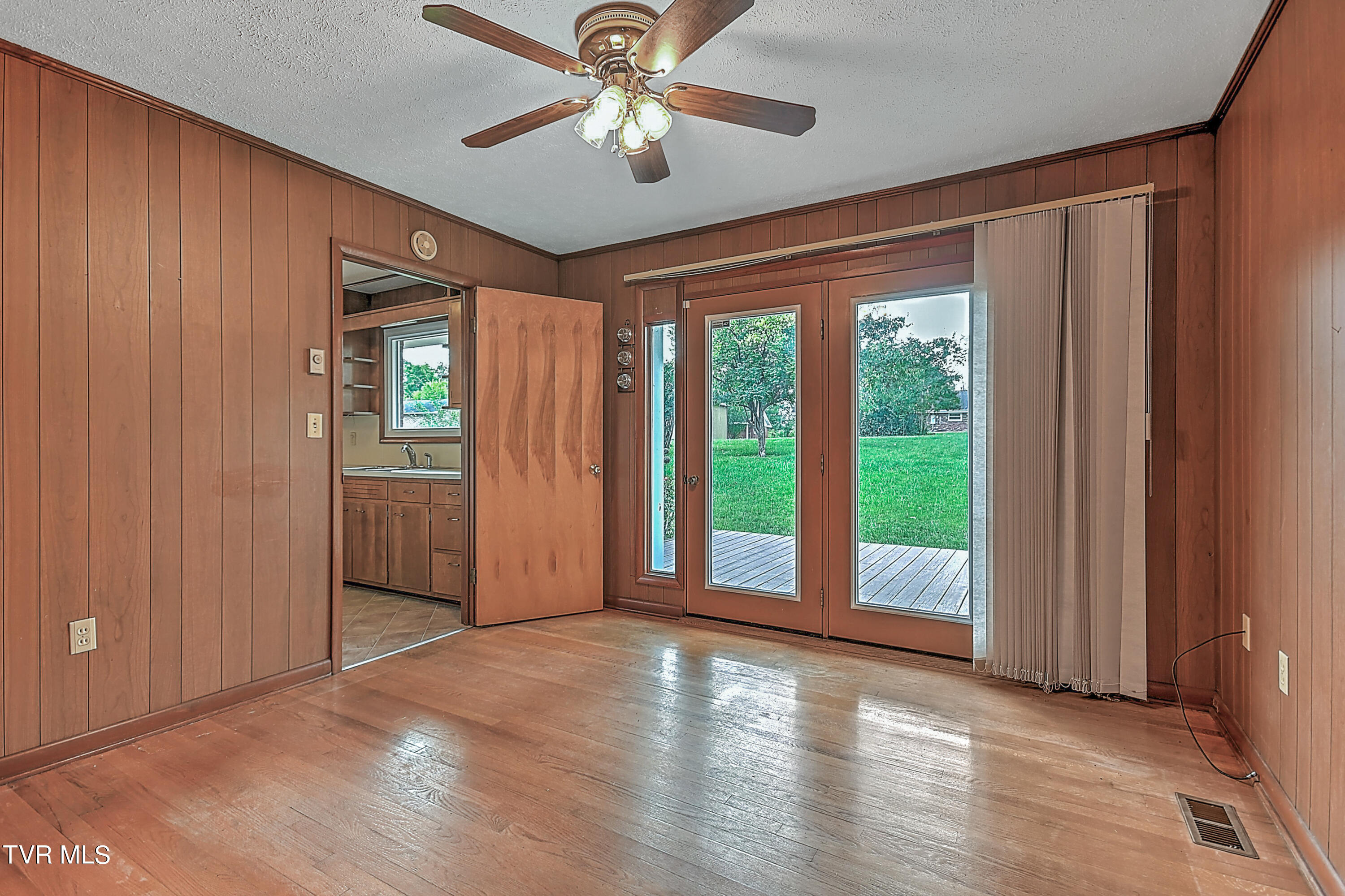 1001 Spring Valley Drive