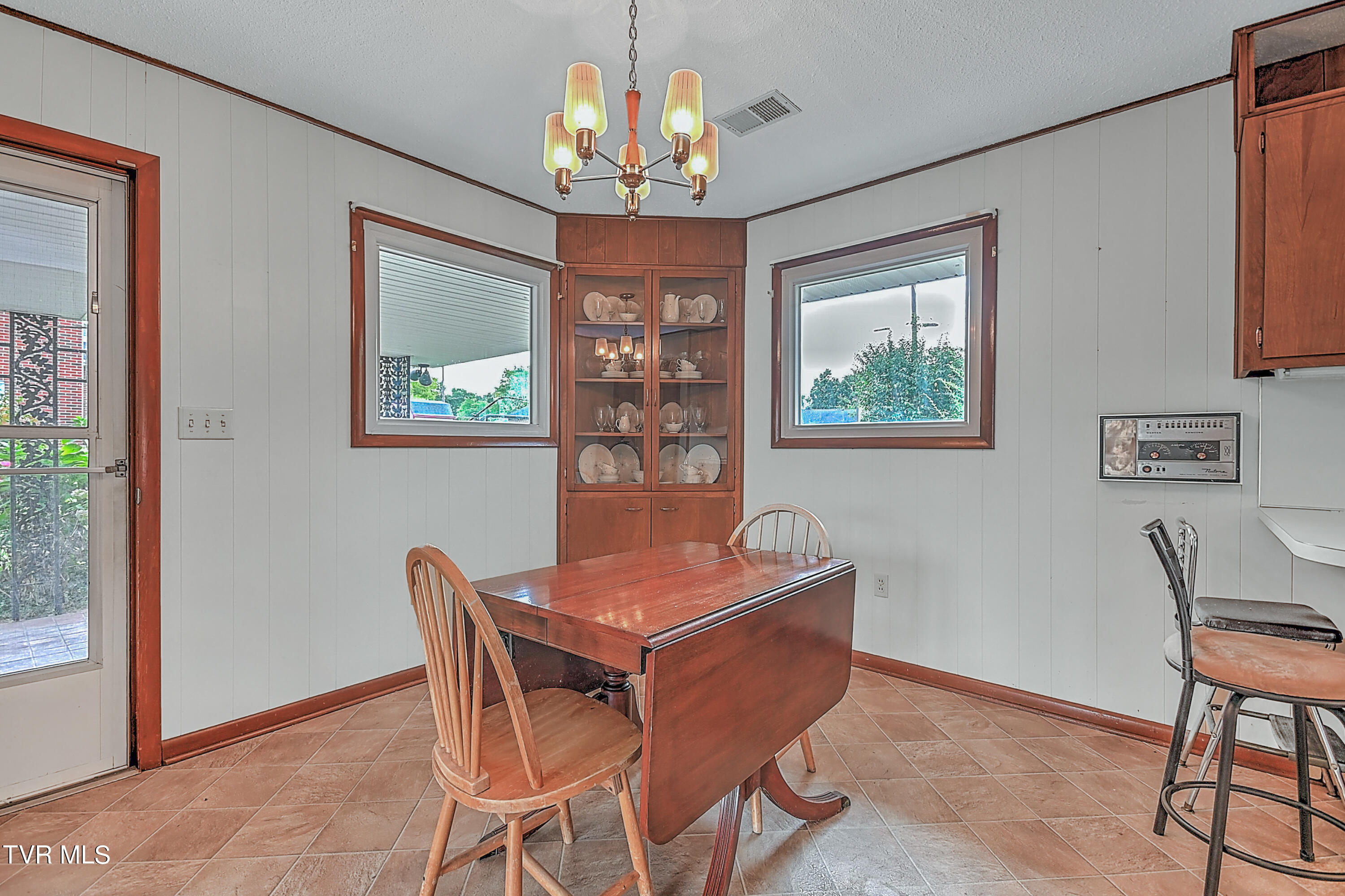 1001 Spring Valley Drive