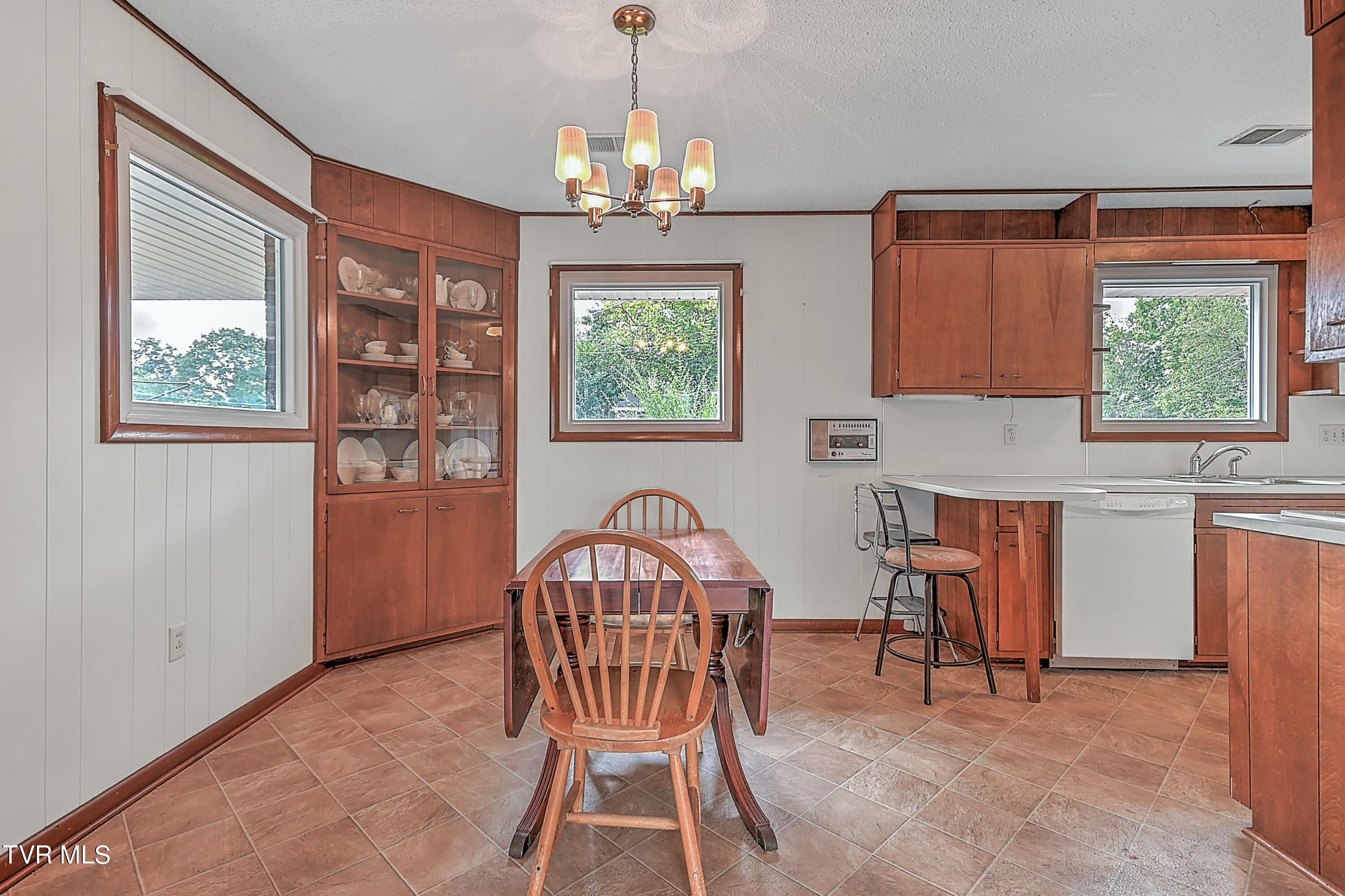 1001 Spring Valley Drive
