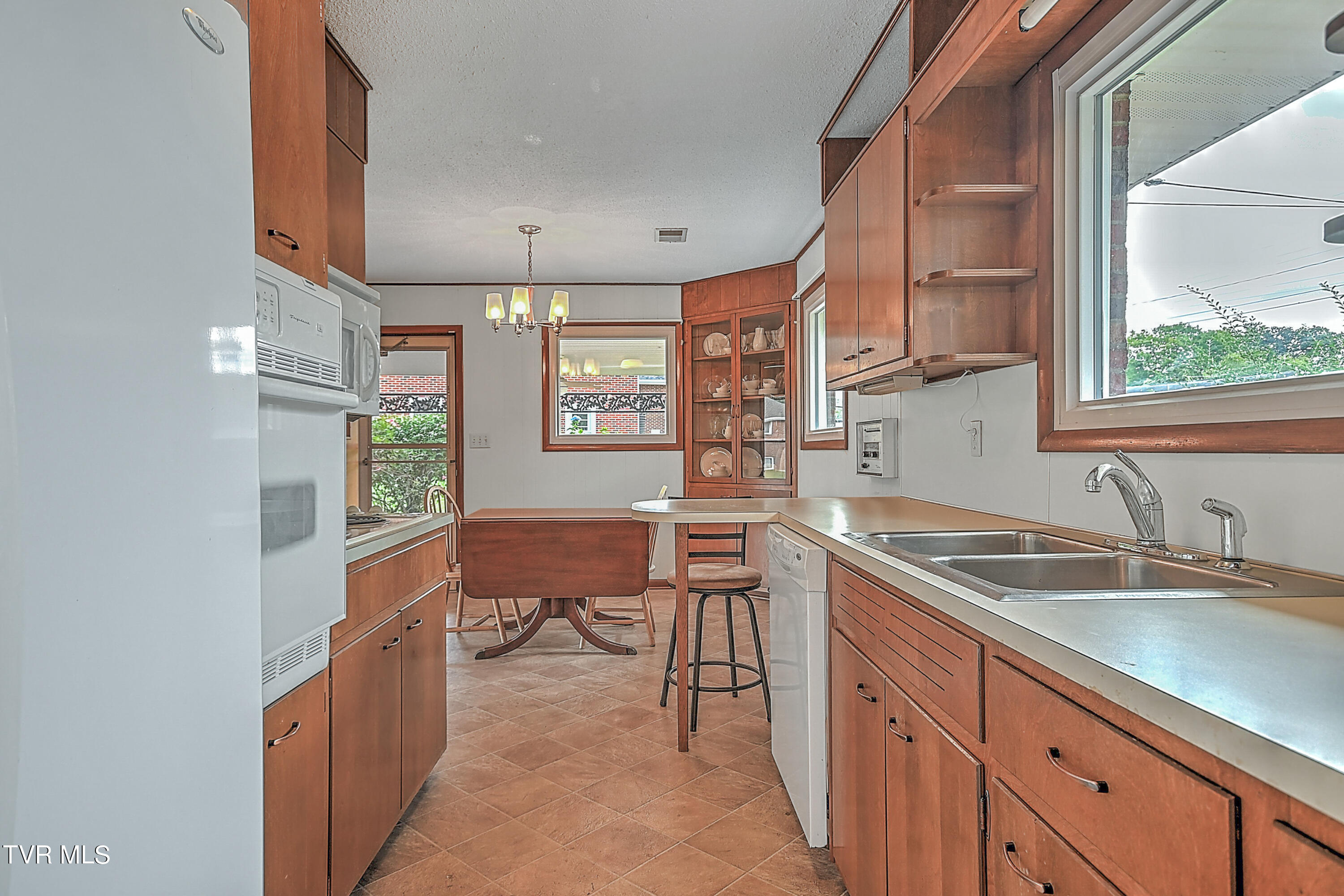 1001 Spring Valley Drive