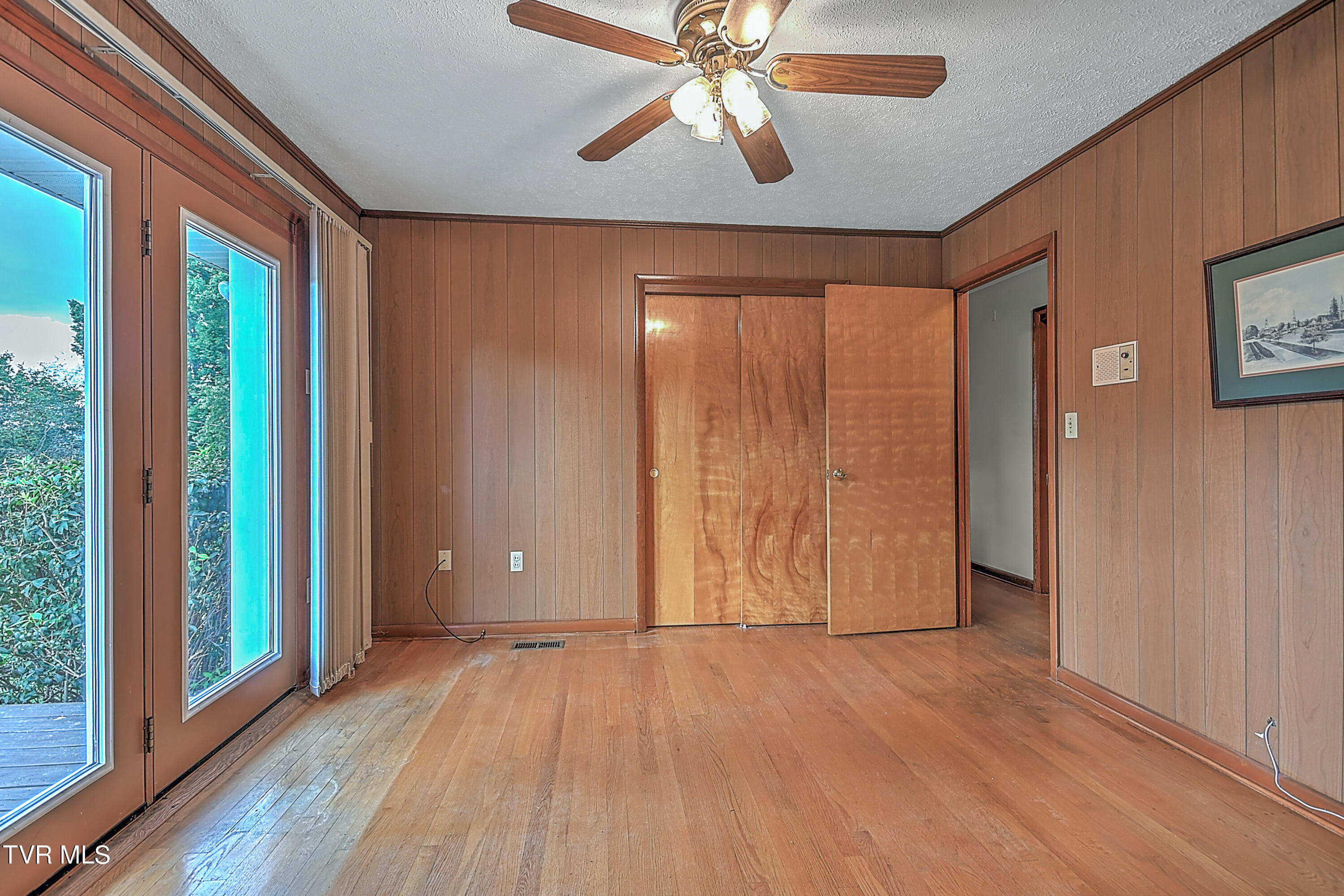 1001 Spring Valley Drive