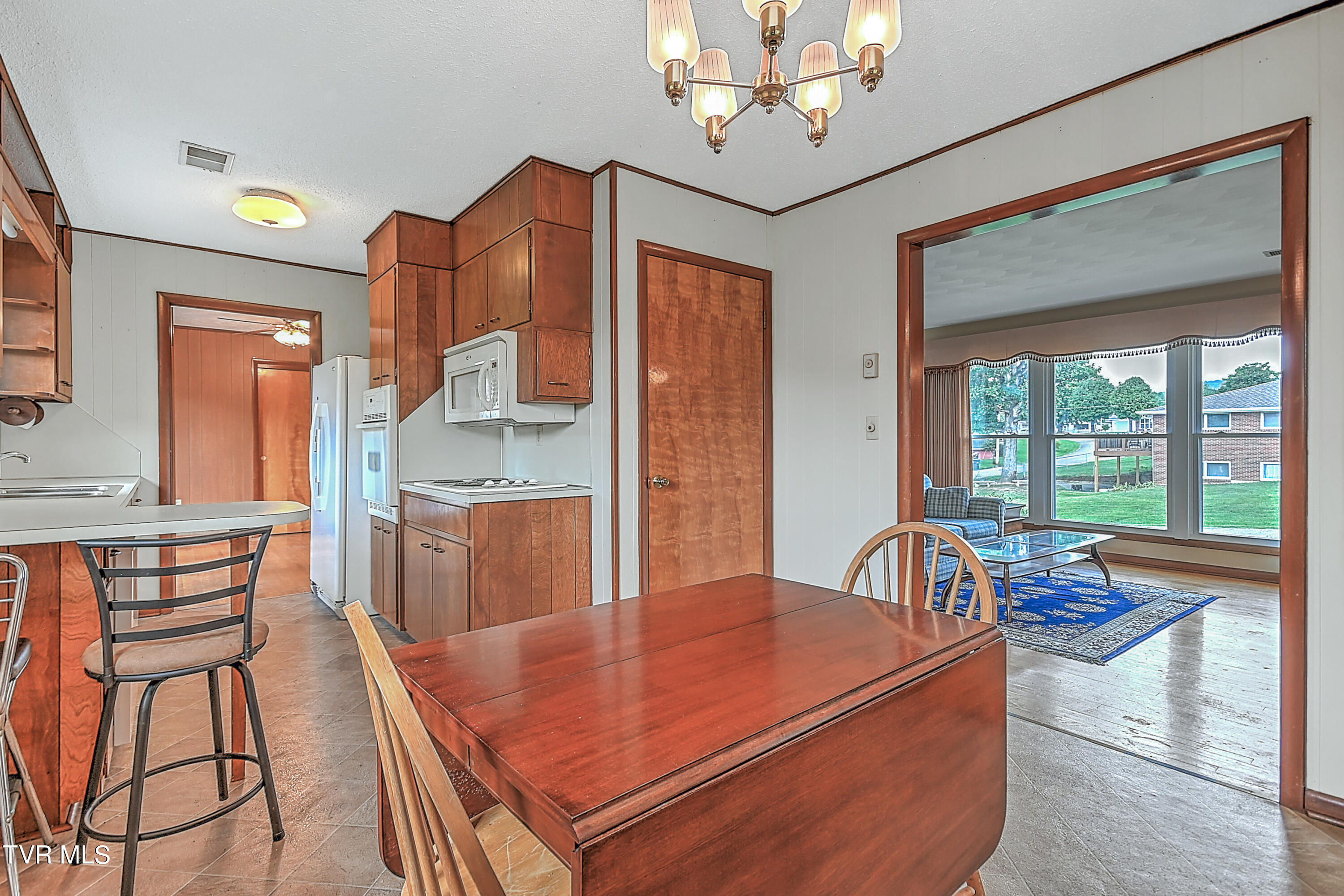 1001 Spring Valley Drive