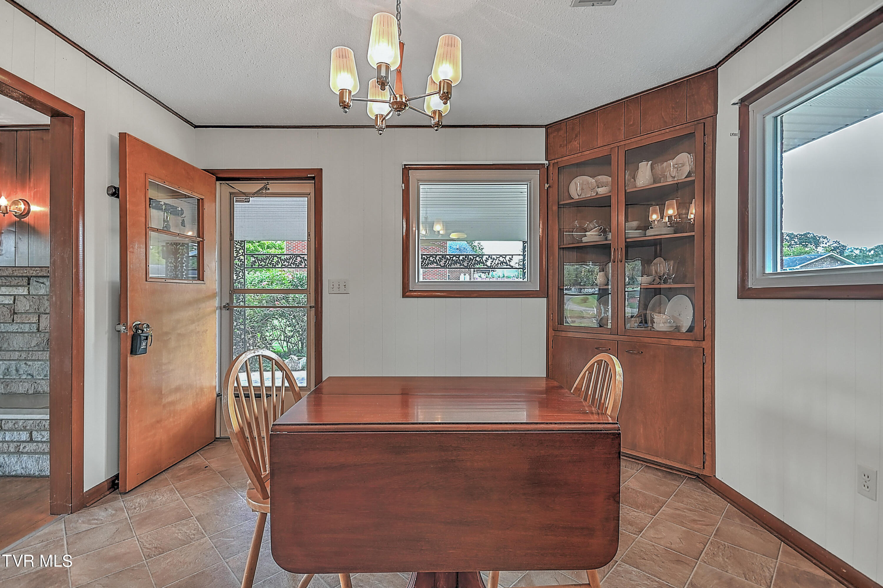 1001 Spring Valley Drive