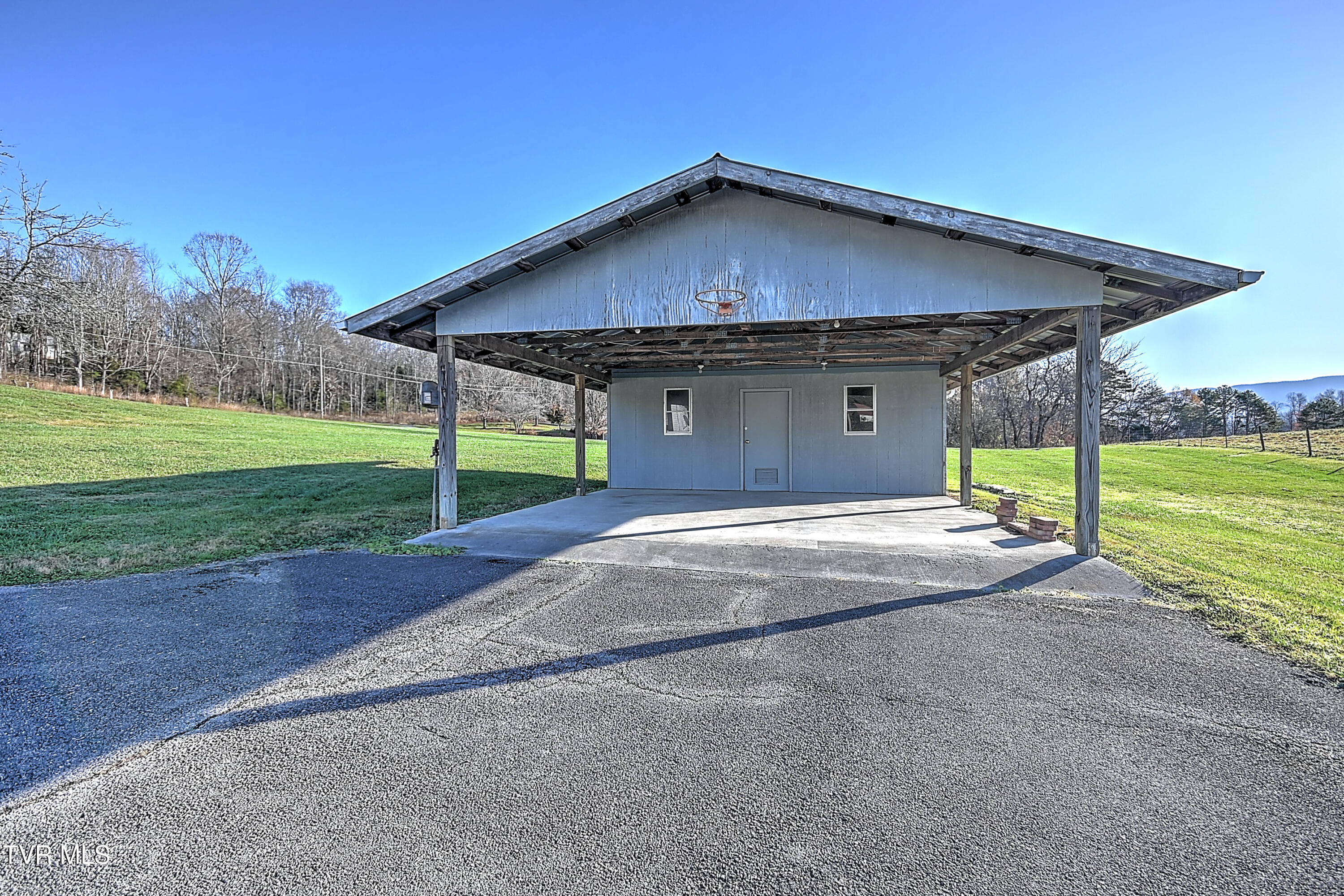 124 Harrington Hollow Road