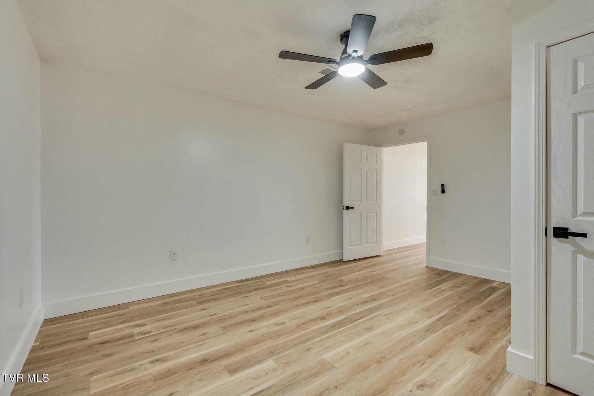 1120 Kinzer Lane
