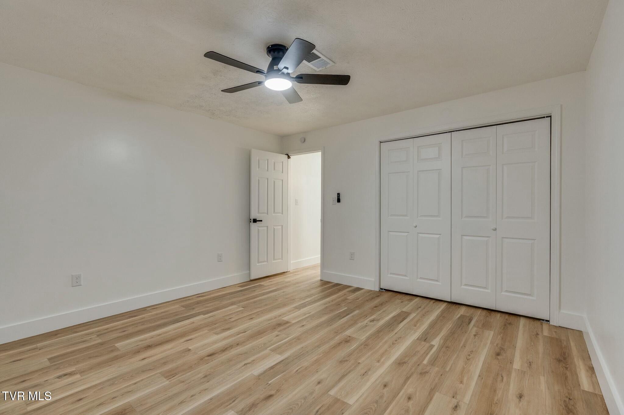 1120 Kinzer Lane