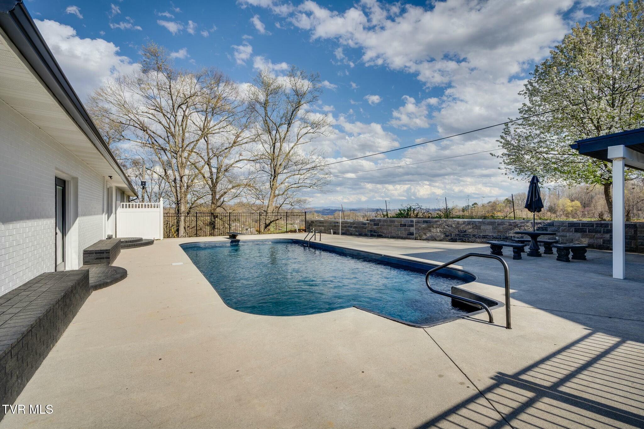 1120 Kinzer Lane