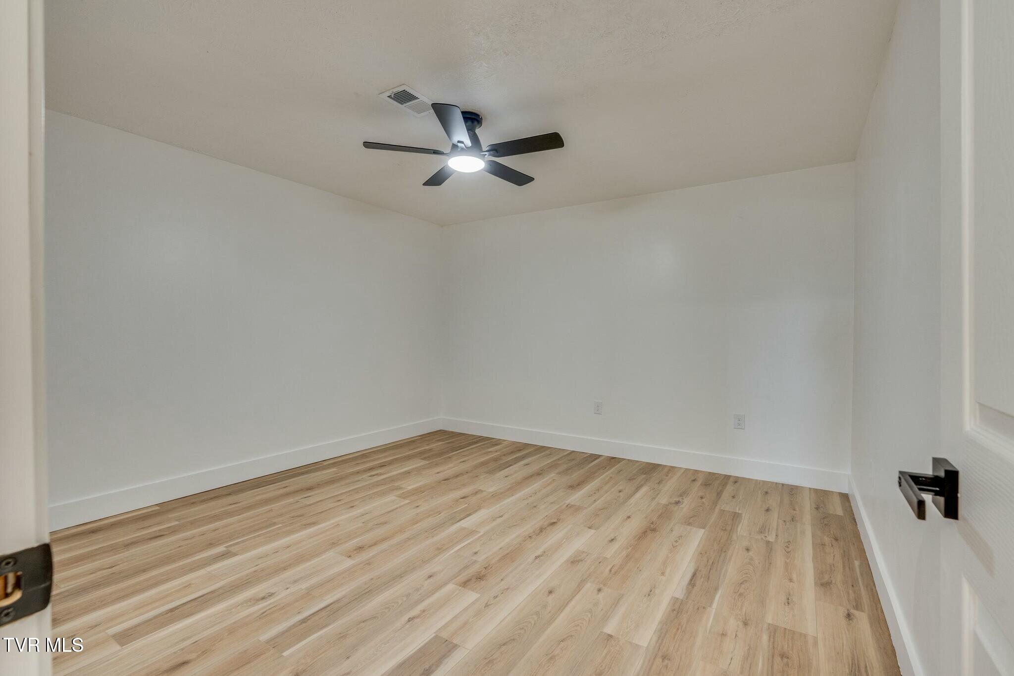 1120 Kinzer Lane