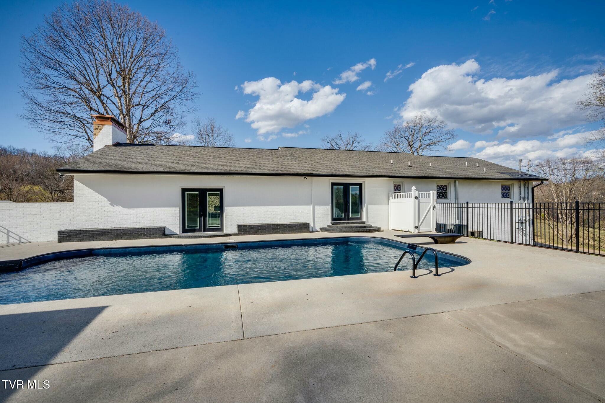 1120 Kinzer Lane