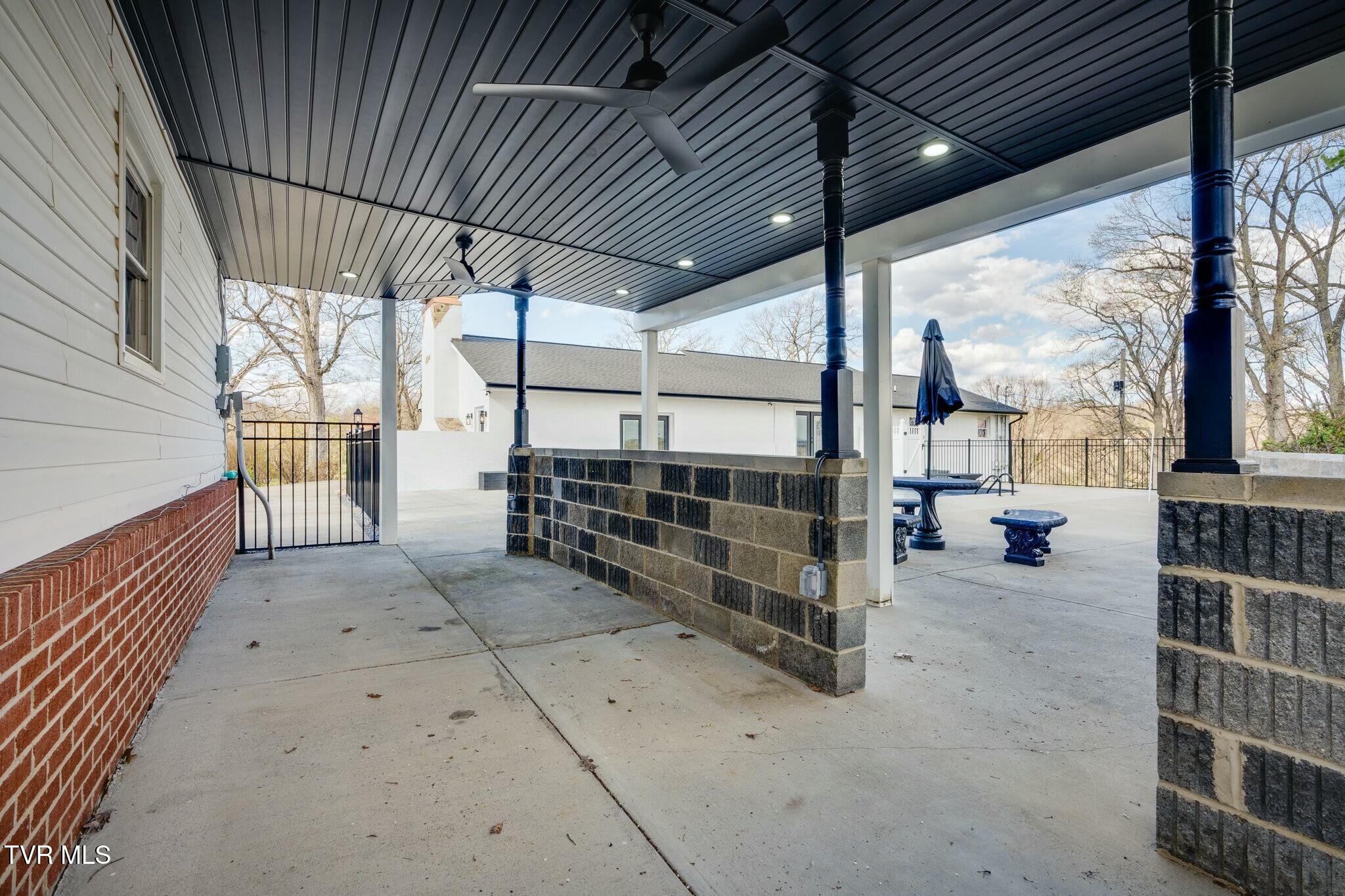 1120 Kinzer Lane