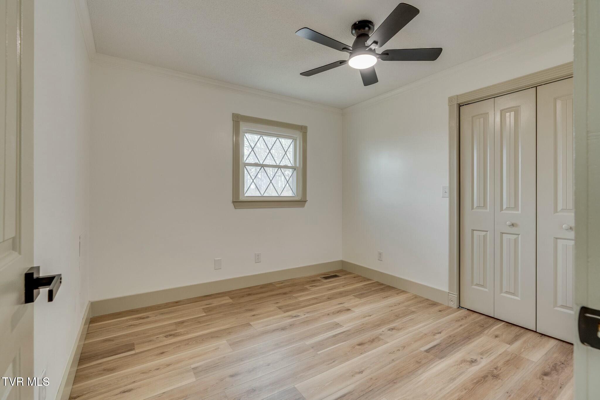 1120 Kinzer Lane