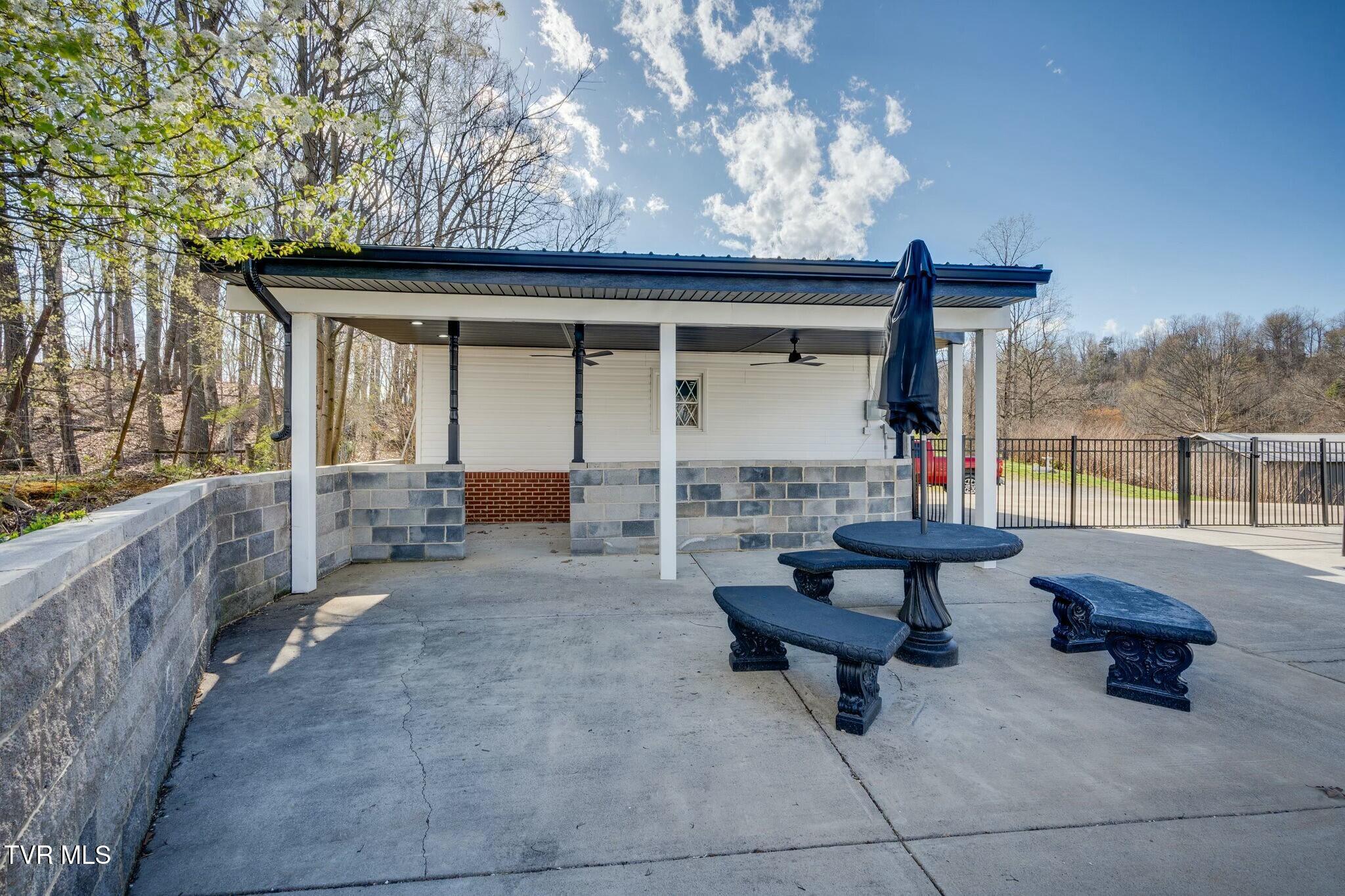 1120 Kinzer Lane