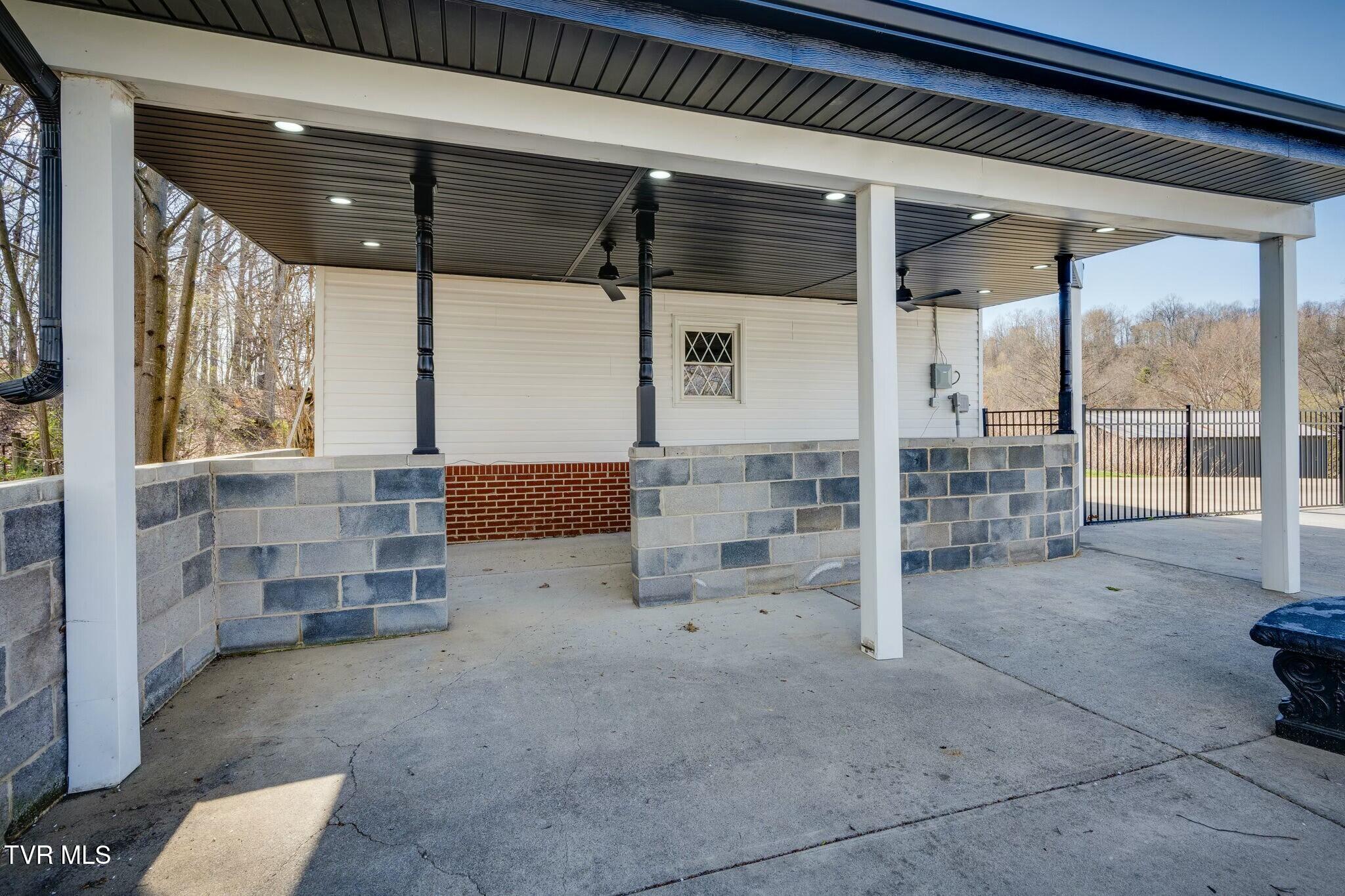 1120 Kinzer Lane