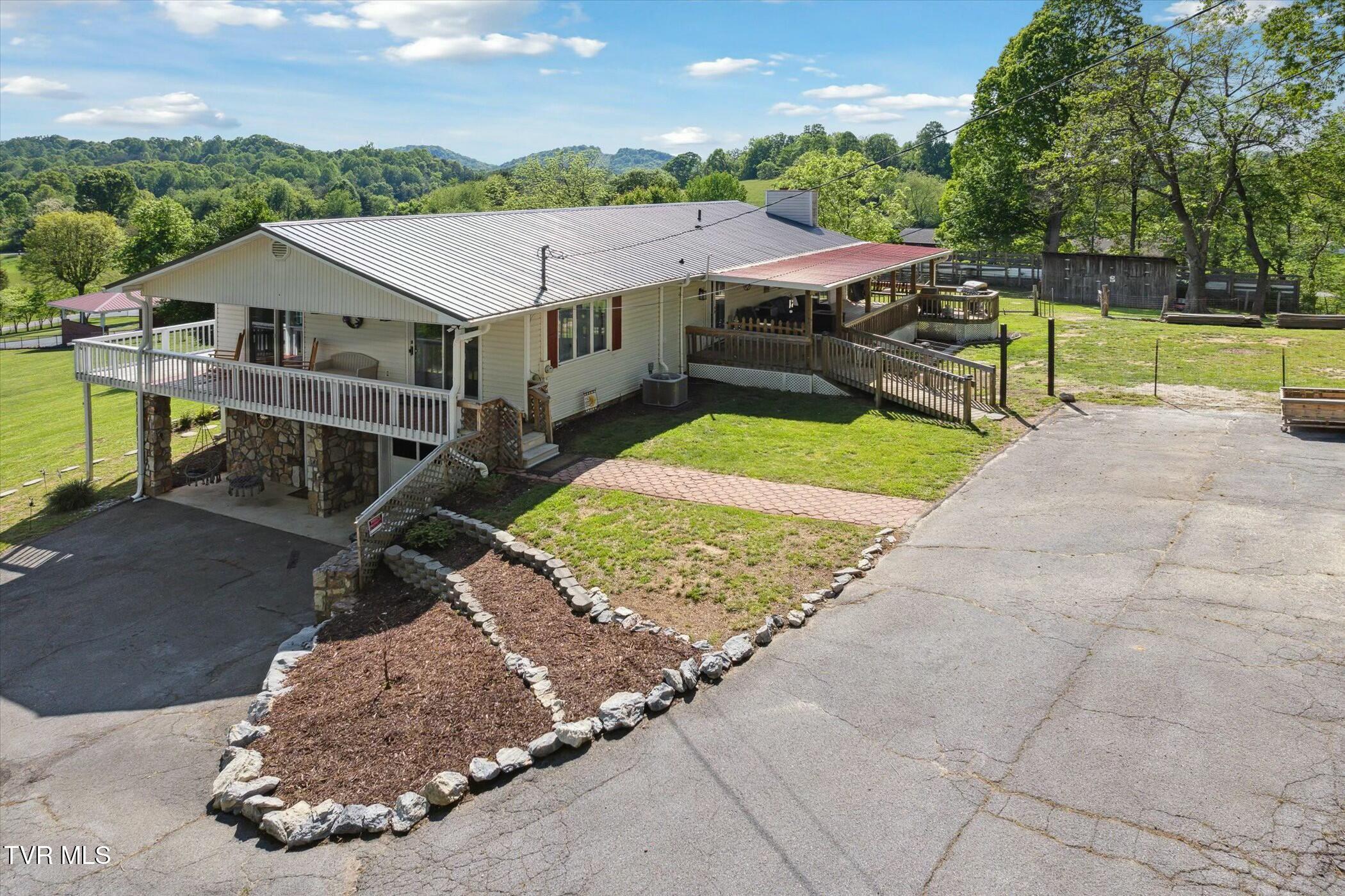 128 Harwood Road