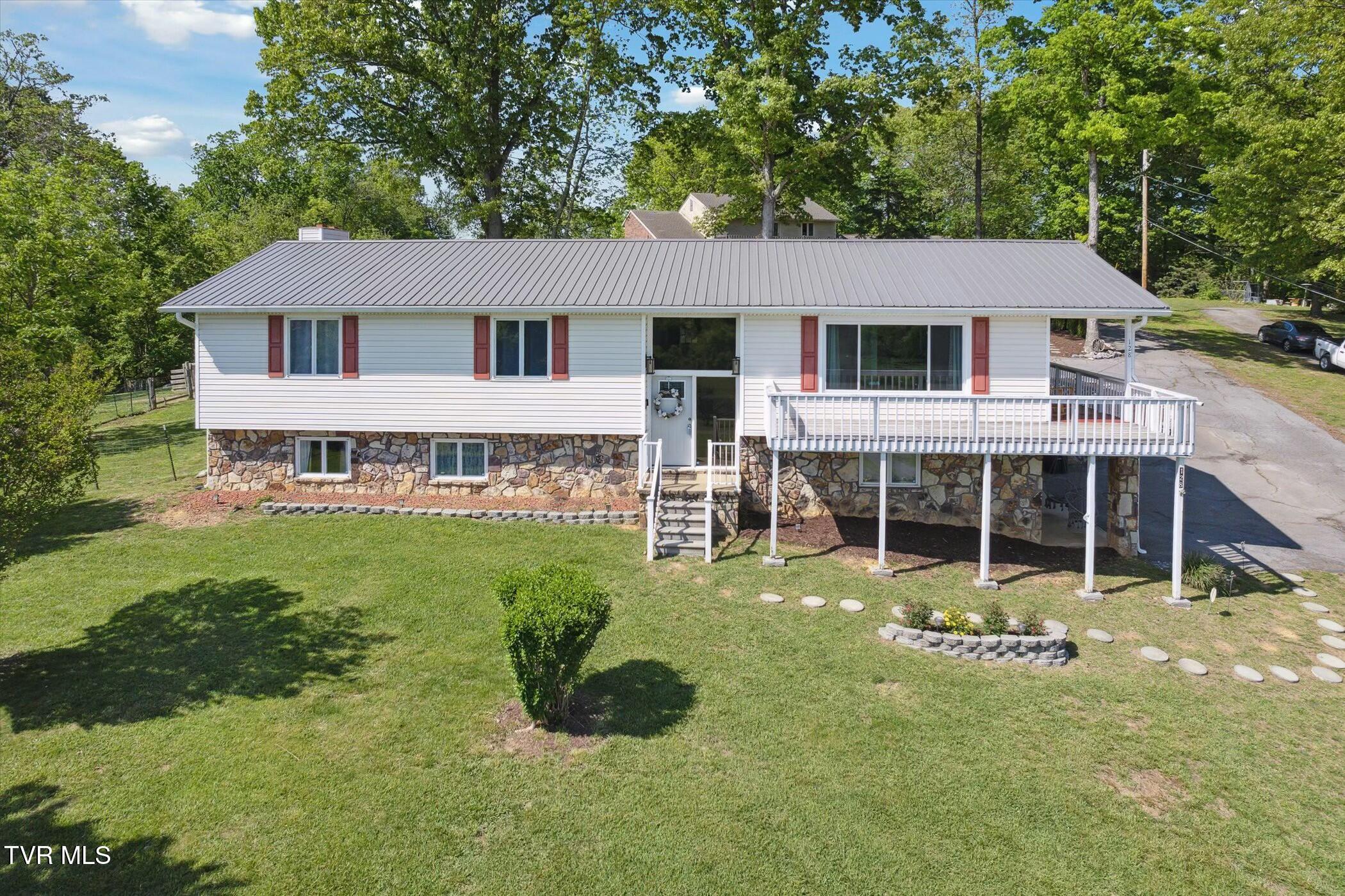 128 Harwood Road