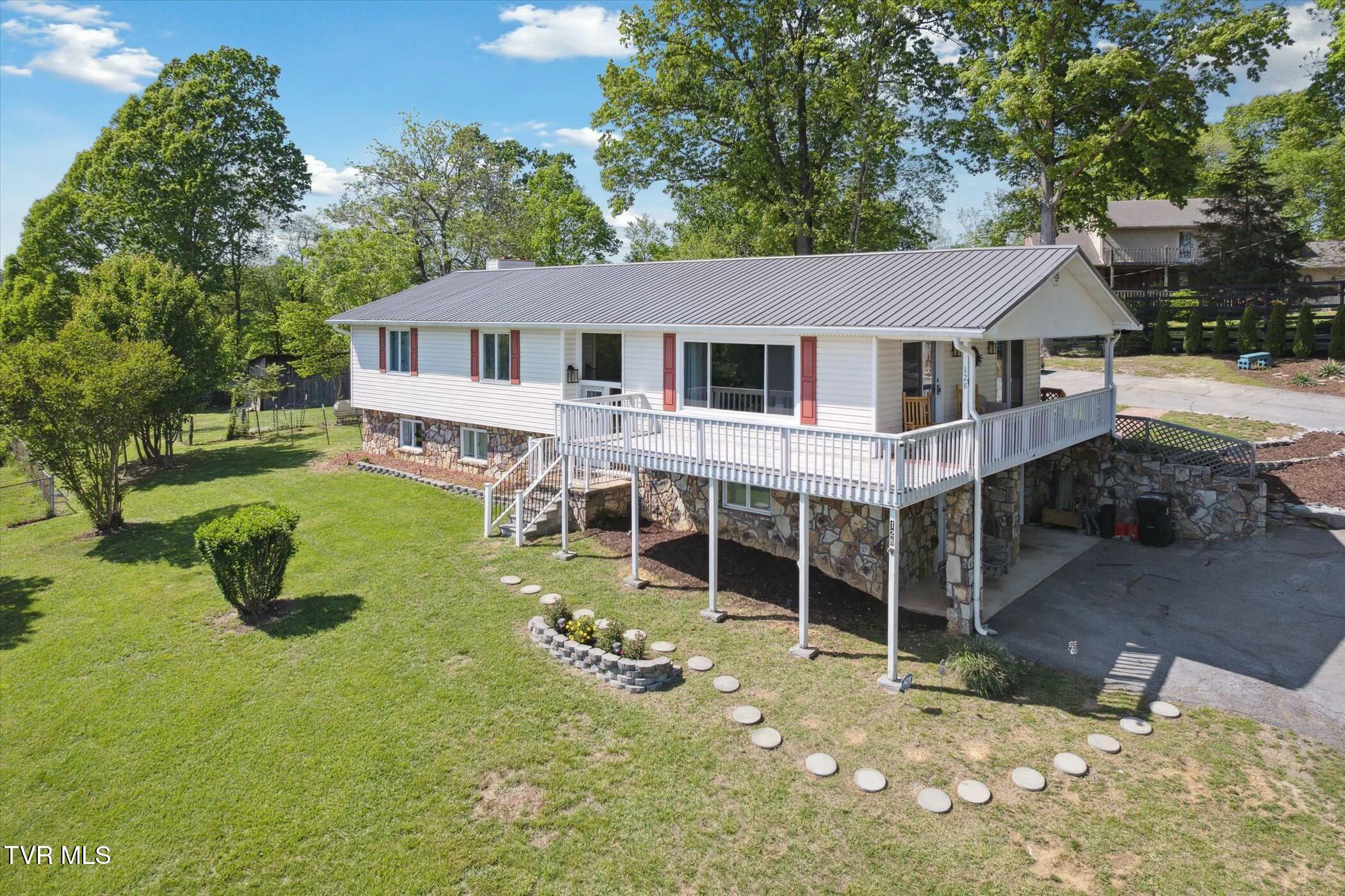 128 Harwood Road
