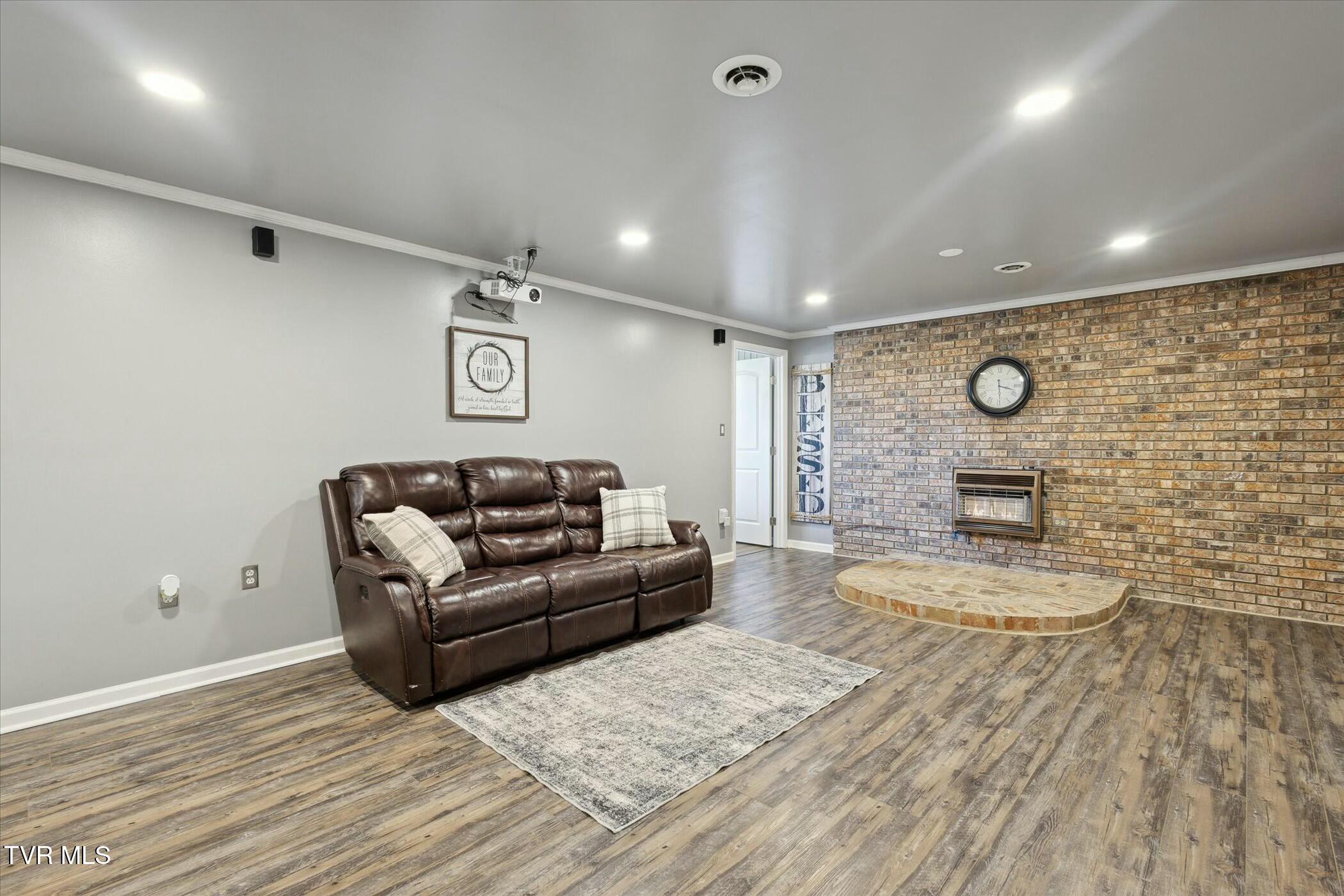 128 Harwood Road