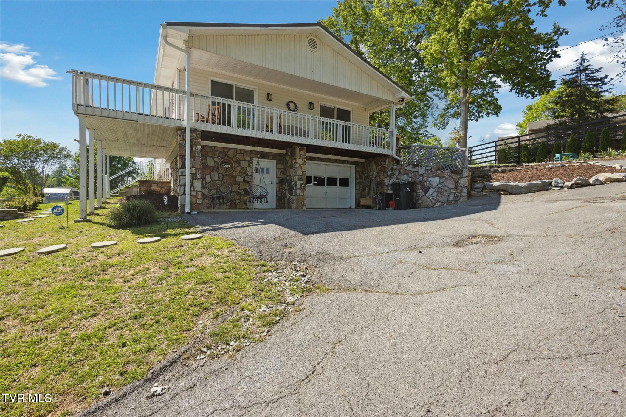 128 Harwood Road