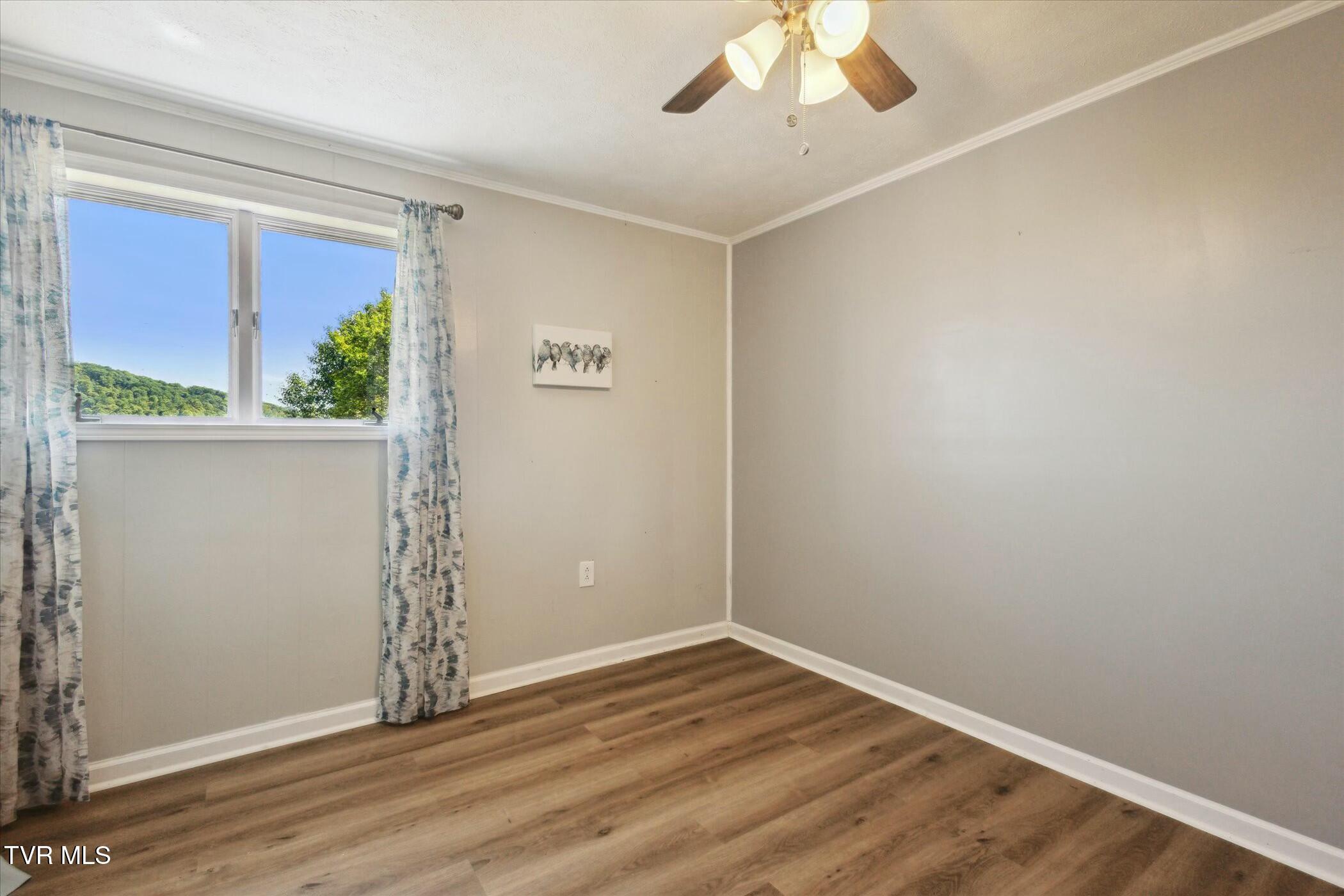 128 Harwood Road