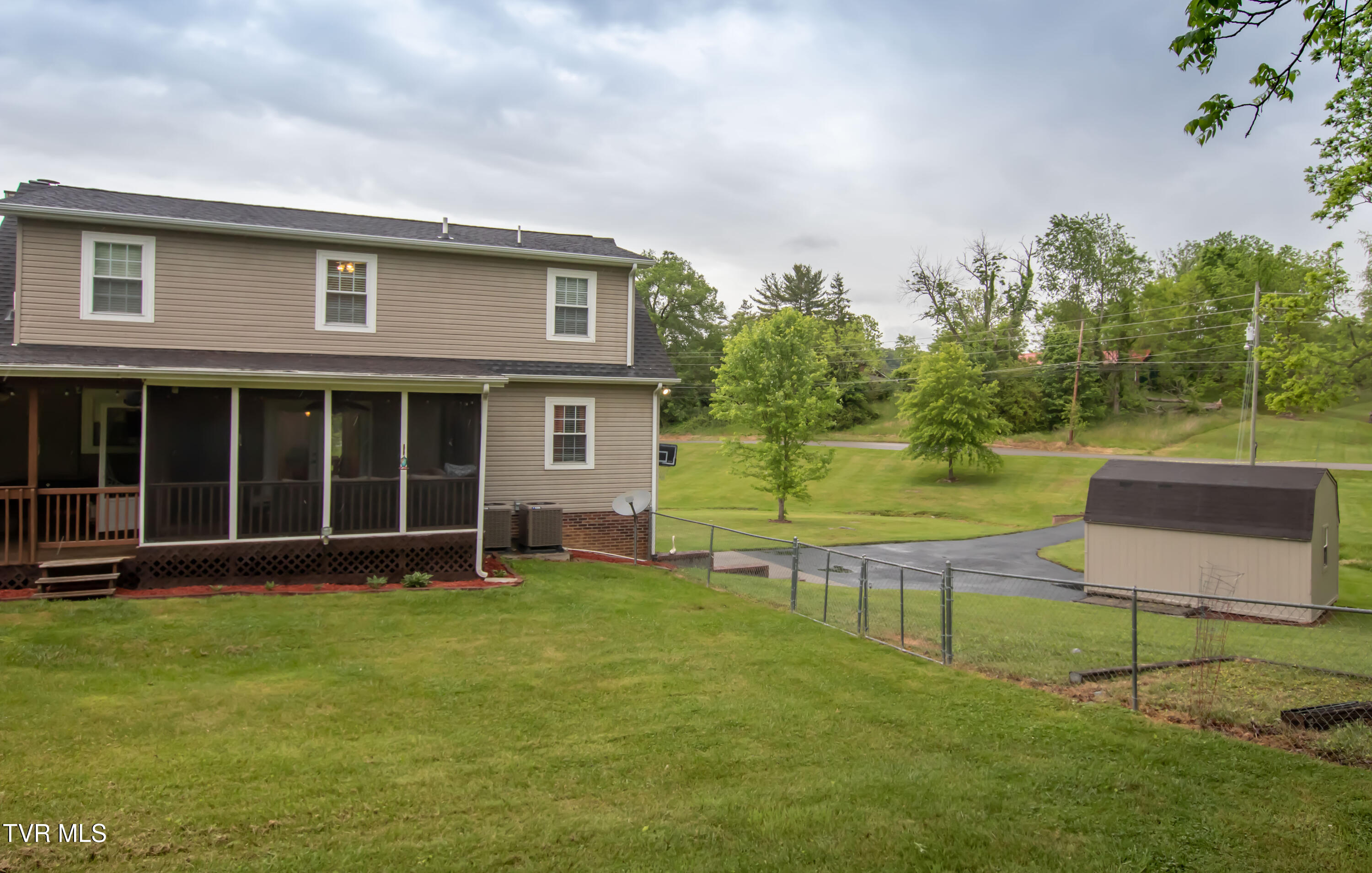 3493 Weaver Pike