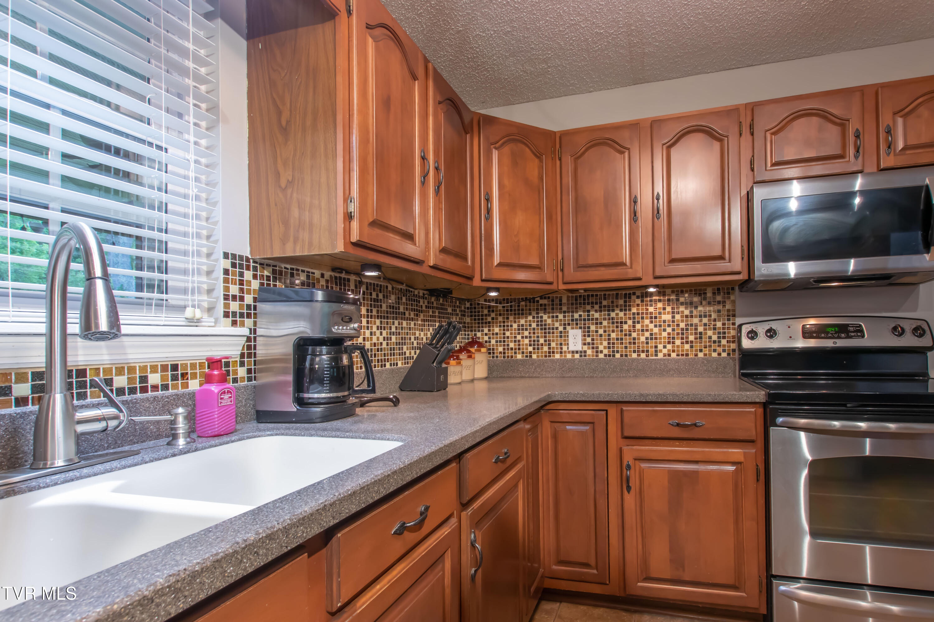 3493 Weaver Pike