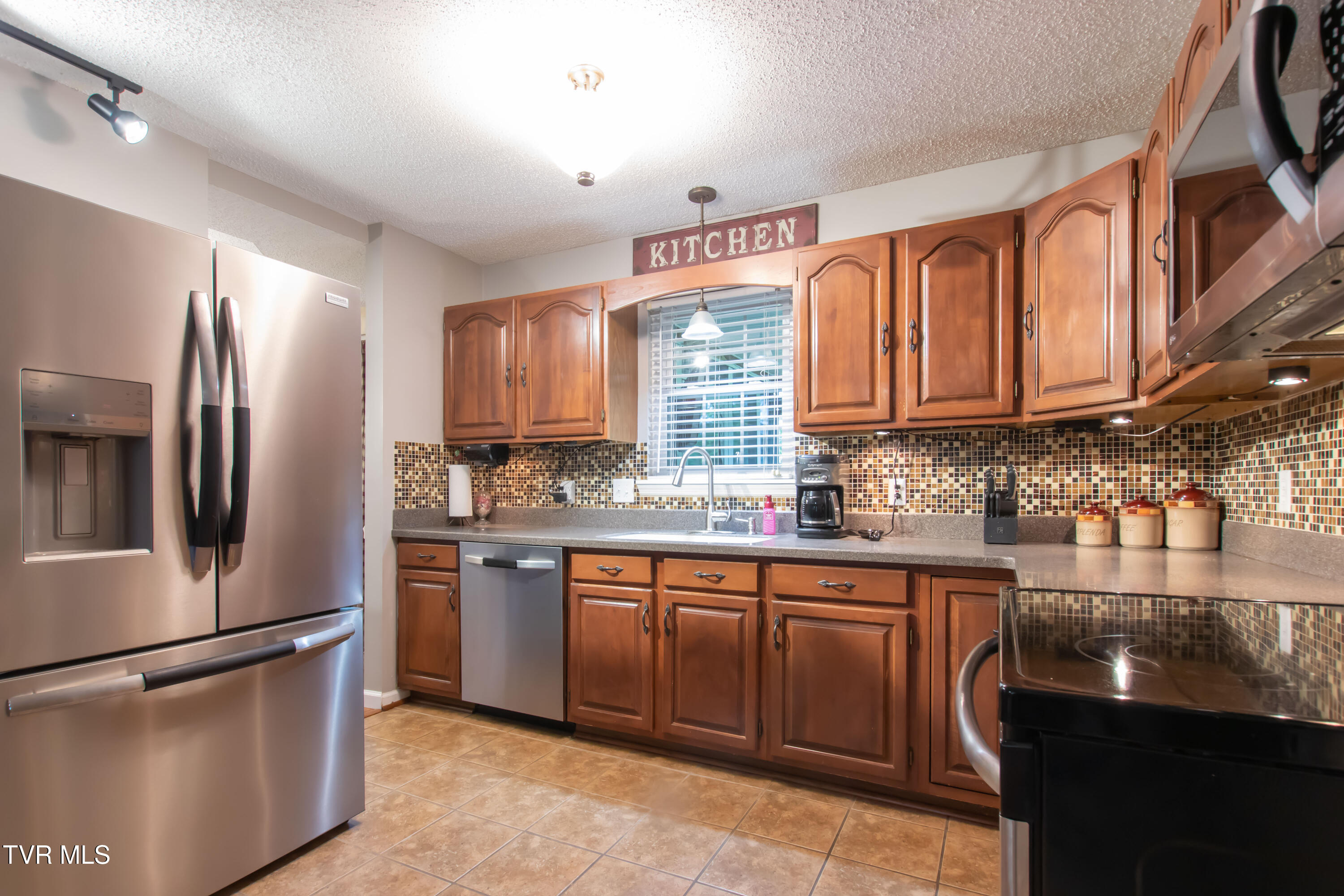 3493 Weaver Pike