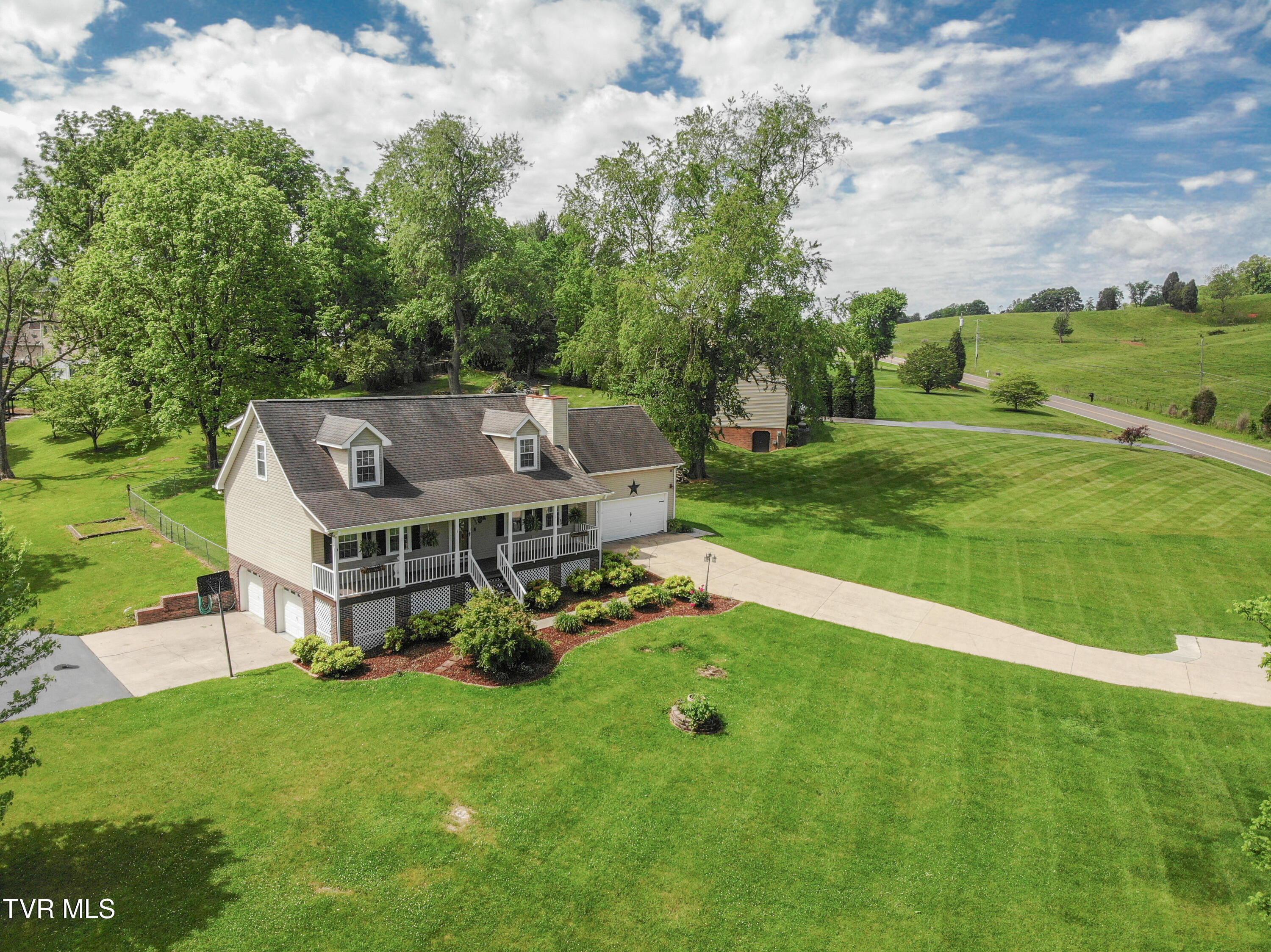 3493 Weaver Pike