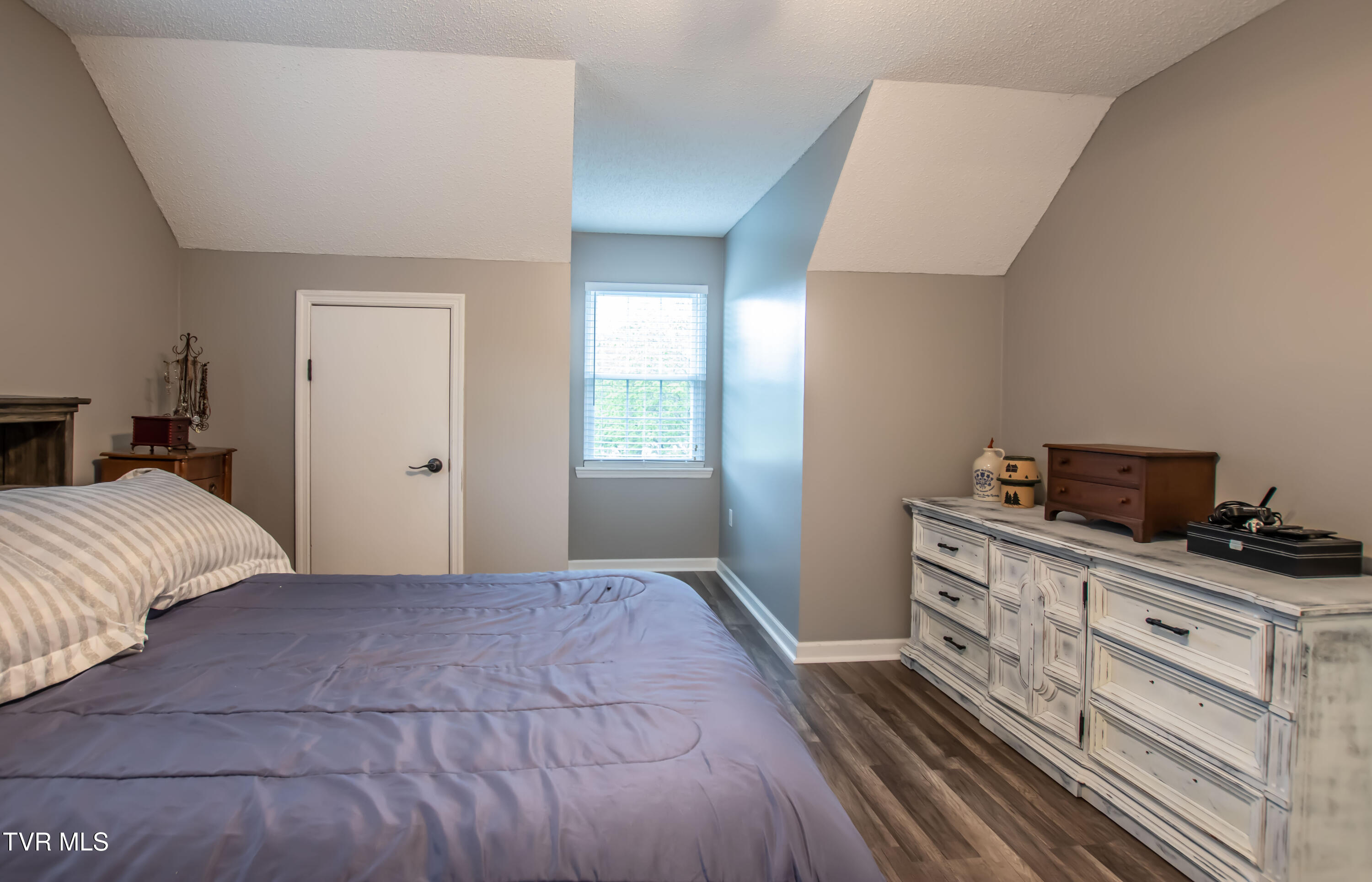 3493 Weaver Pike